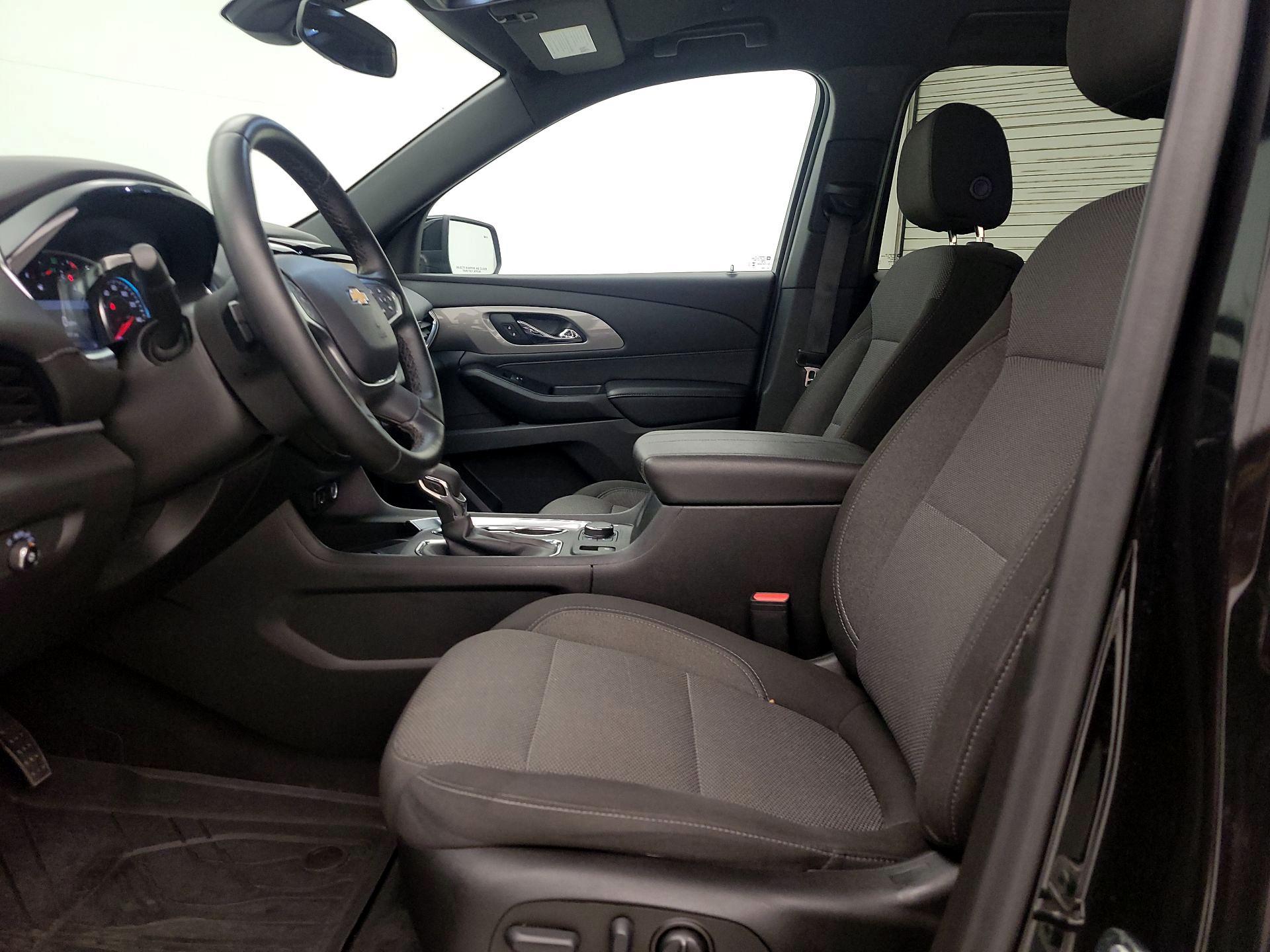 Thumbnail: 2023 Chevrolet Traverse - 11
