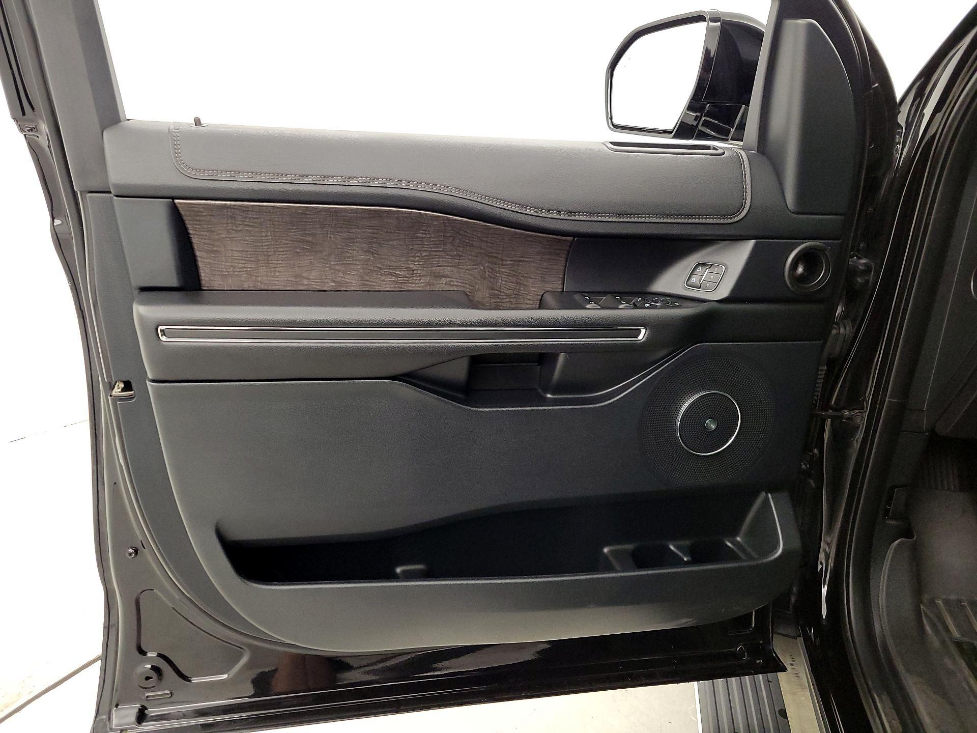 Thumbnail: 2019 Ford Expedition - 12