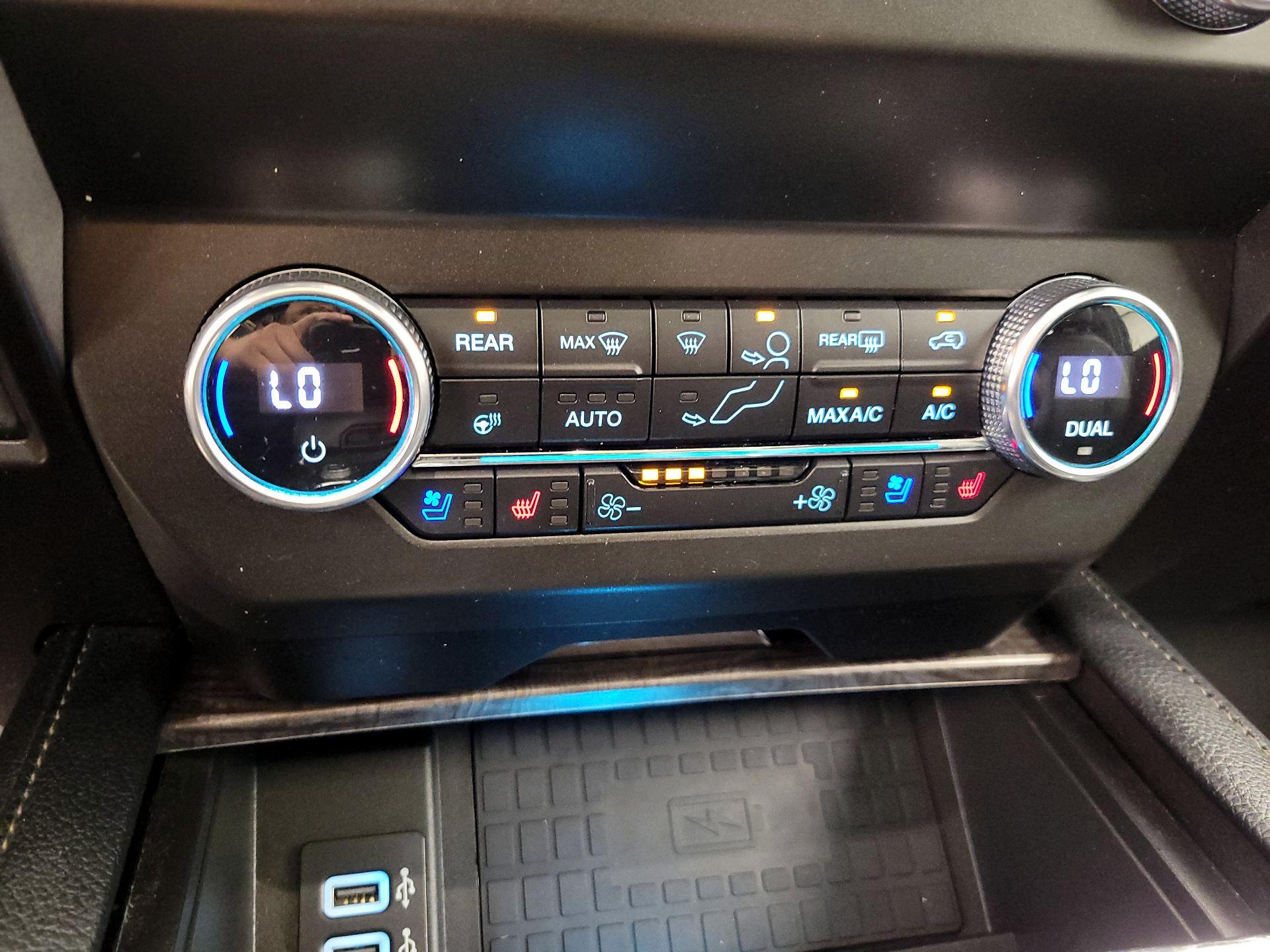 Thumbnail: 2019 Ford Expedition - 17