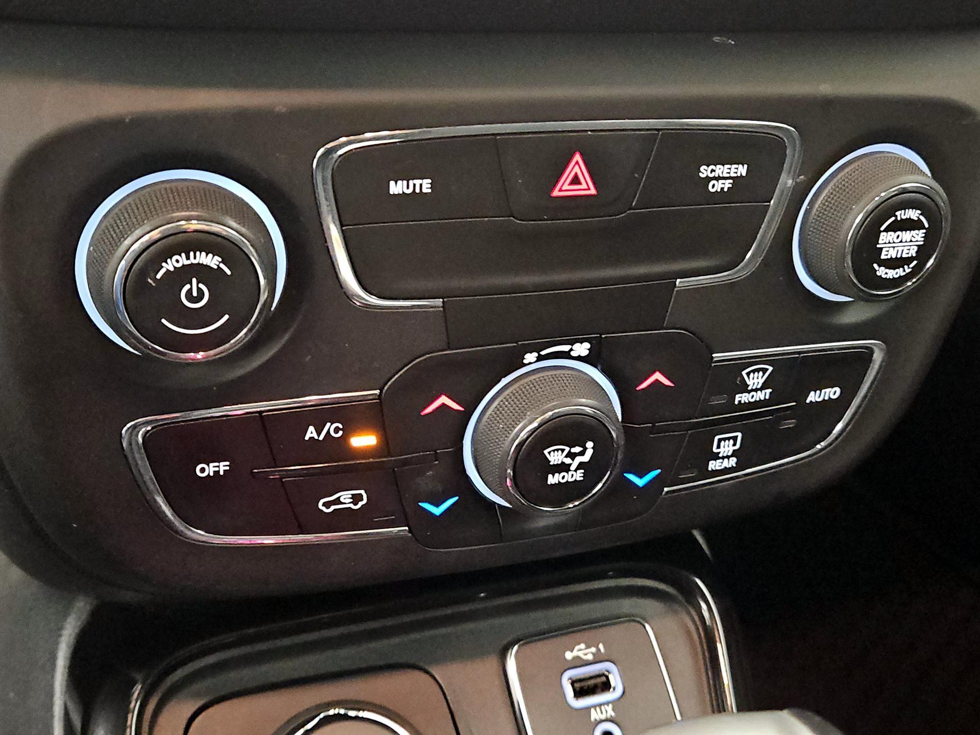 Thumbnail: 2019 Jeep Compass - 16
