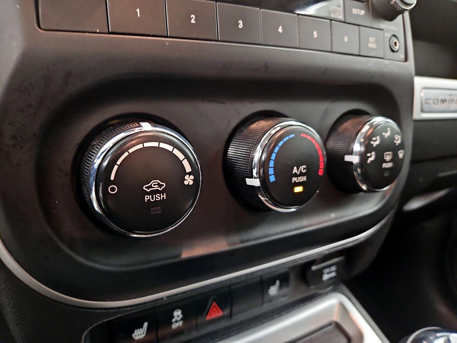 Thumbnail: 2017 Jeep Compass - 14