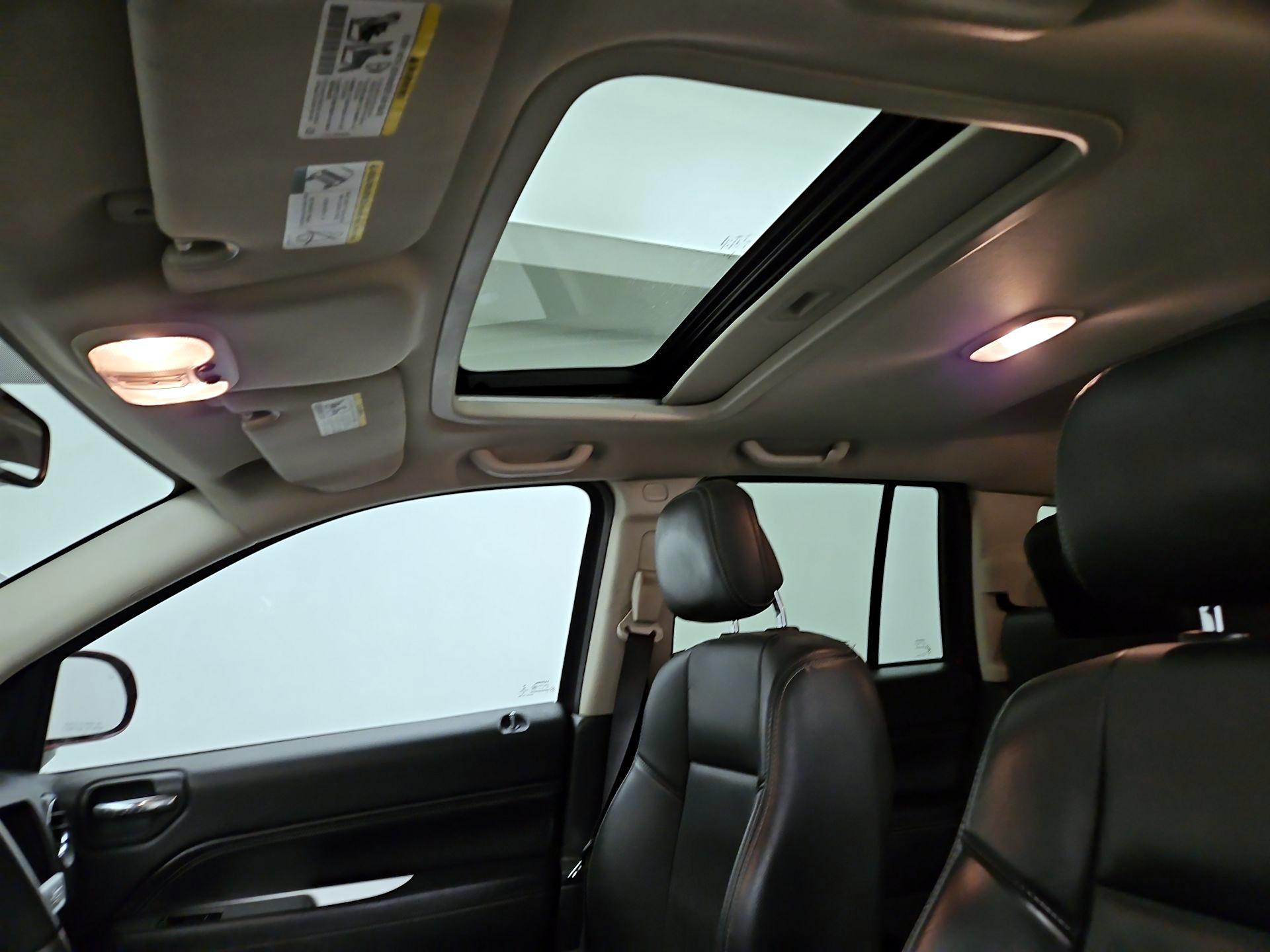 Thumbnail: 2017 Jeep Compass - 17