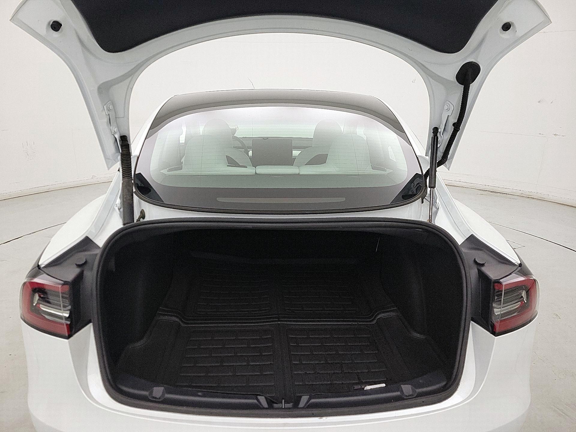 Thumbnail: 2023 Tesla Model 3 - 20