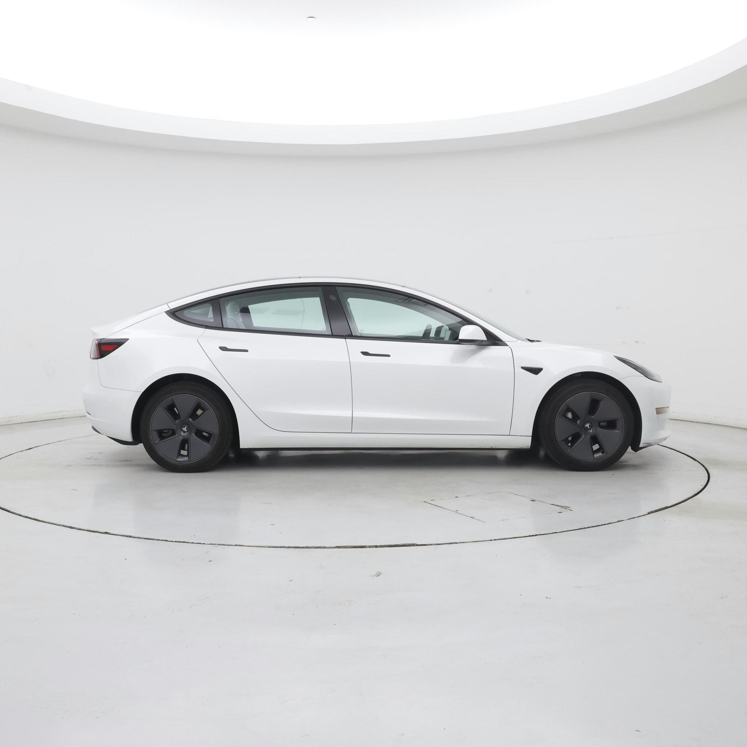 Thumbnail: 2023 Tesla Model 3 - 7