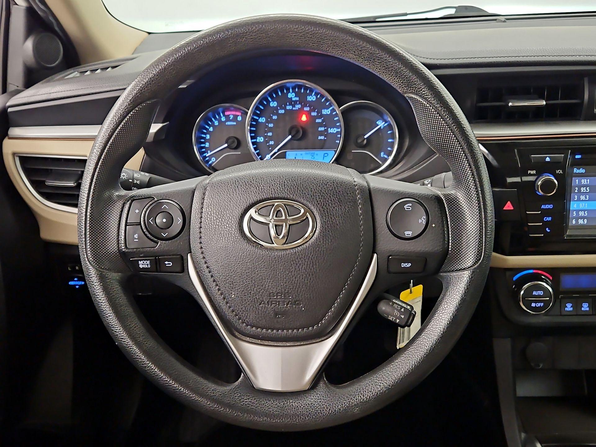Thumbnail: 2015 Toyota Corolla - 10