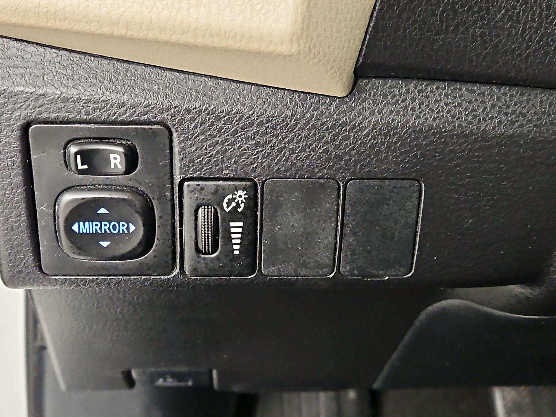 Thumbnail: 2015 Toyota Corolla - 13