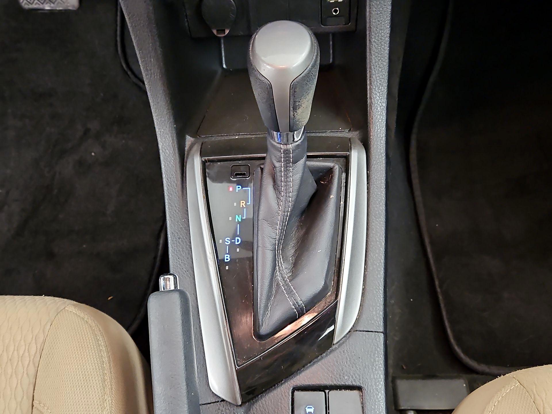 Thumbnail: 2015 Toyota Corolla - 17