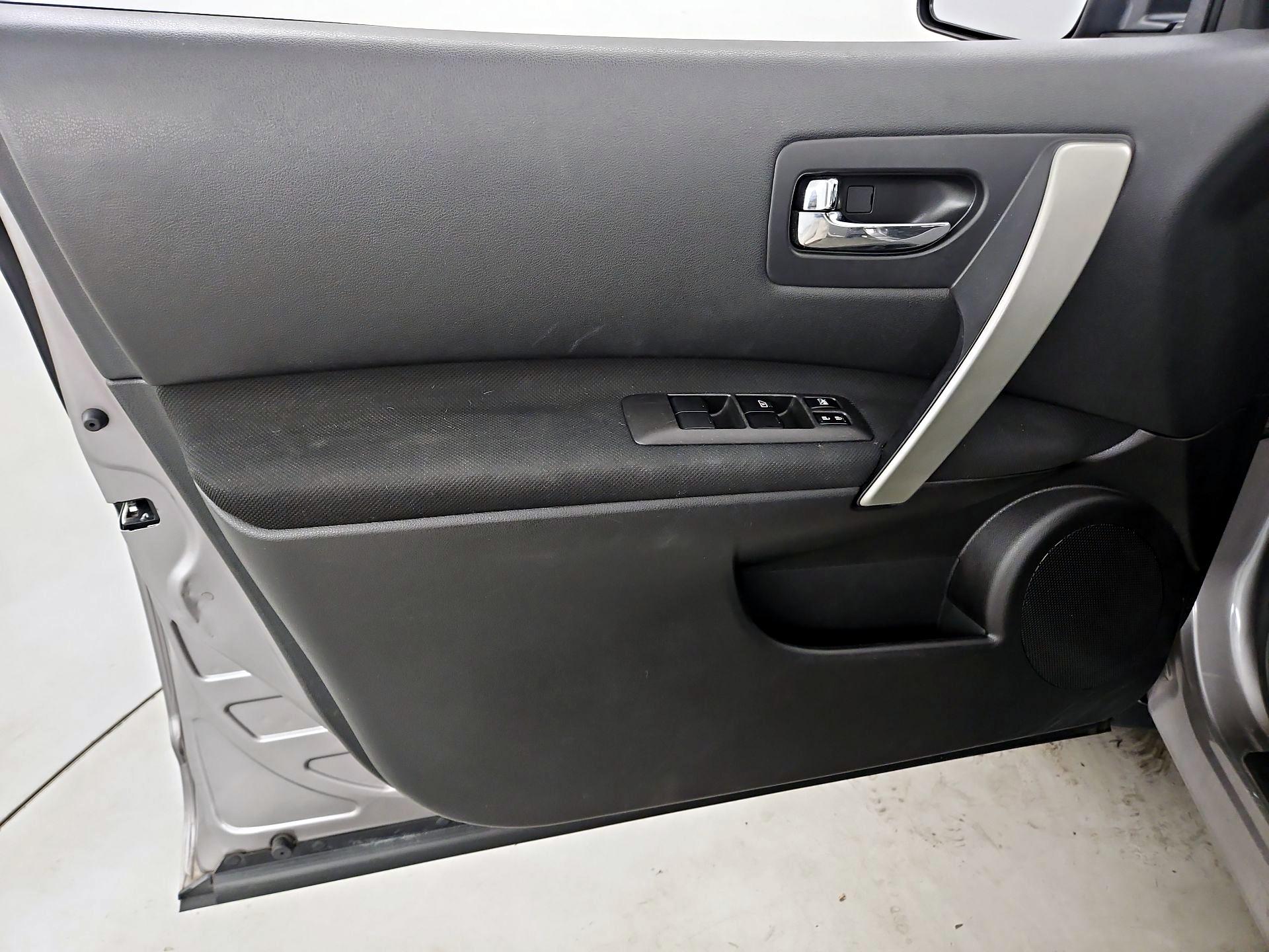 Thumbnail: 2014 Nissan Rogue - 12