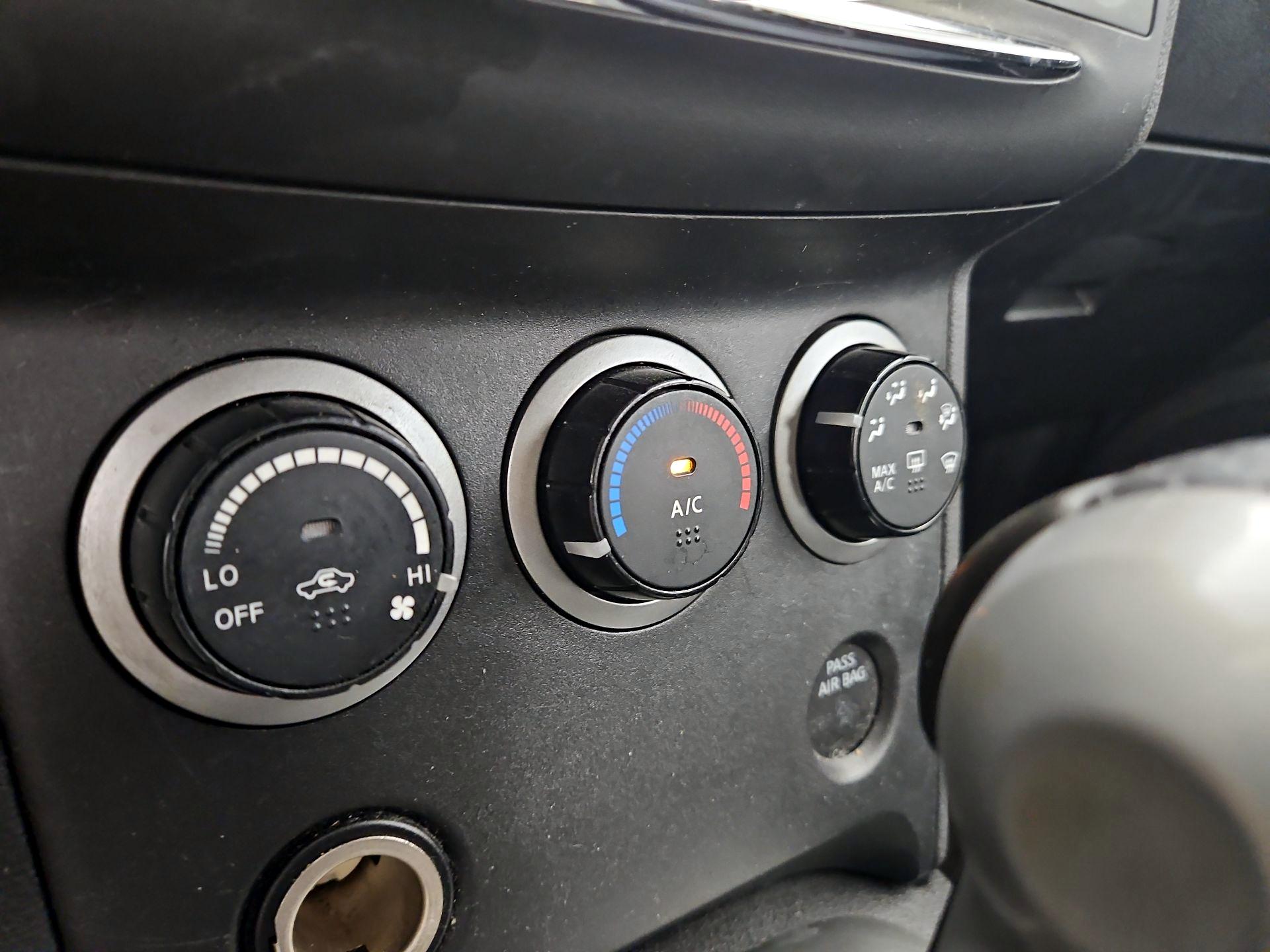Thumbnail: 2014 Nissan Rogue - 16