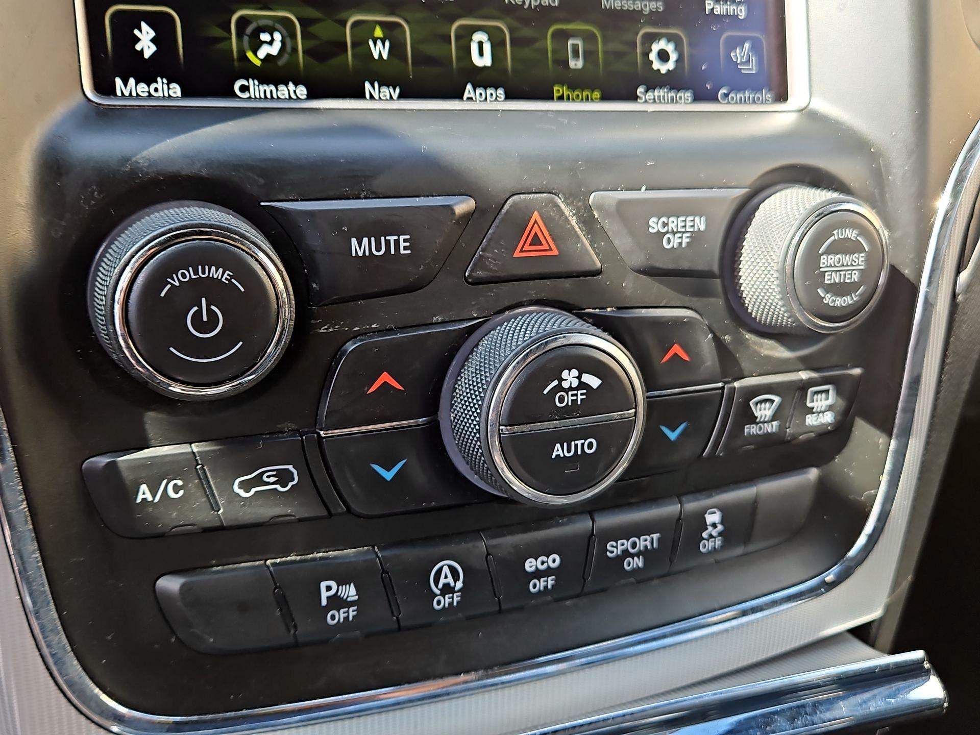 Thumbnail: 2018 Jeep Grand Cherokee - 17