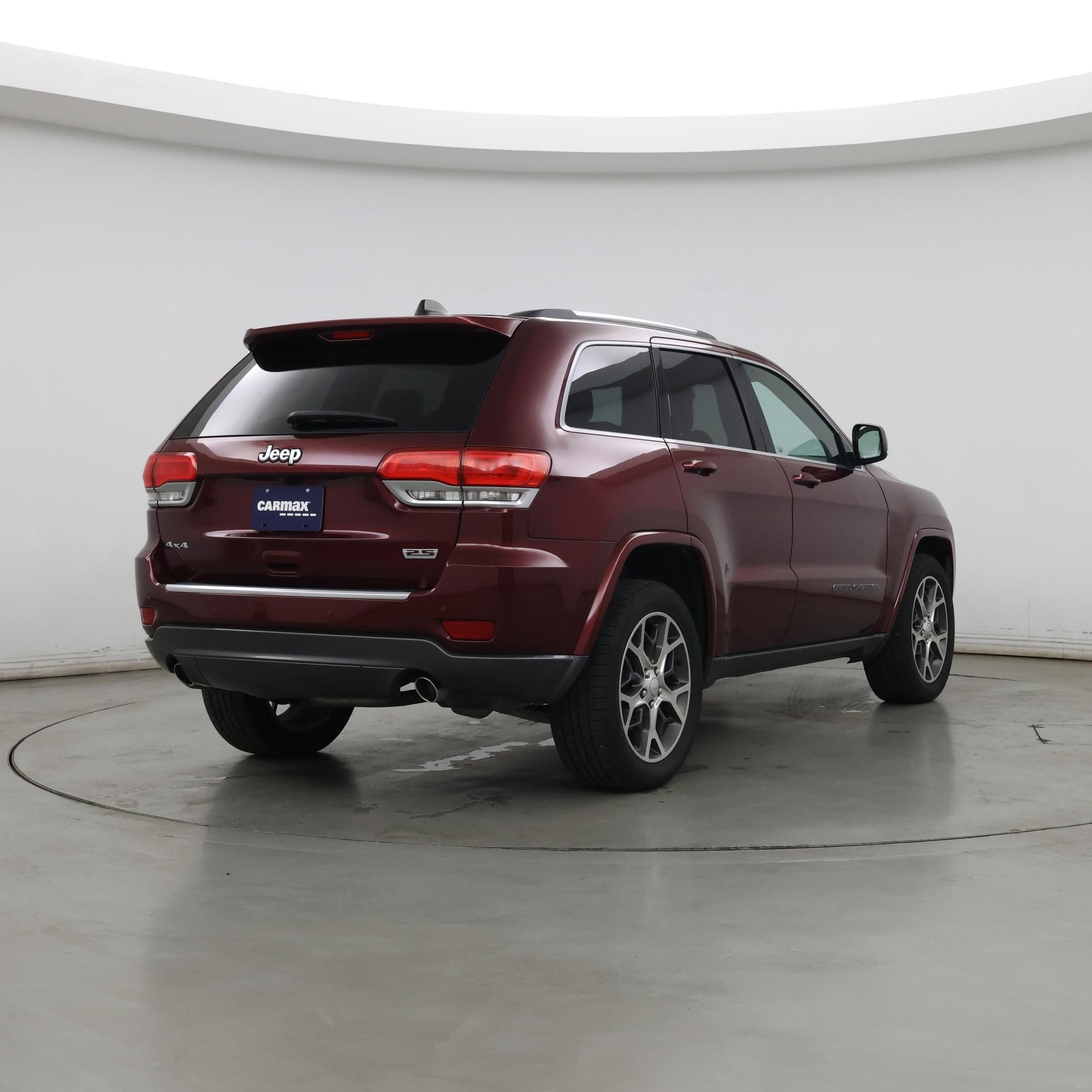 Thumbnail: 2018 Jeep Grand Cherokee - 8
