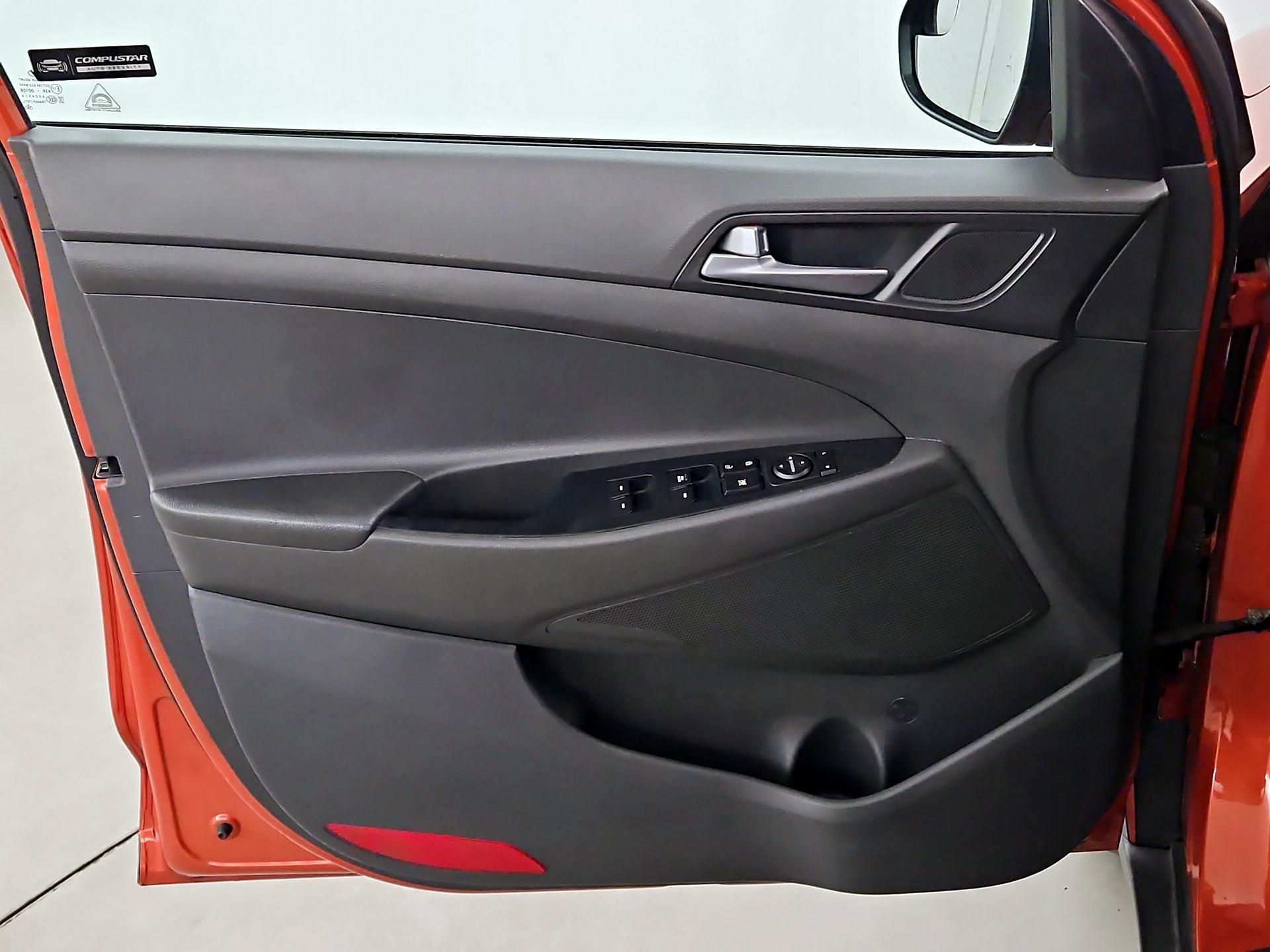 Thumbnail: 2016 Hyundai Tucson - 12