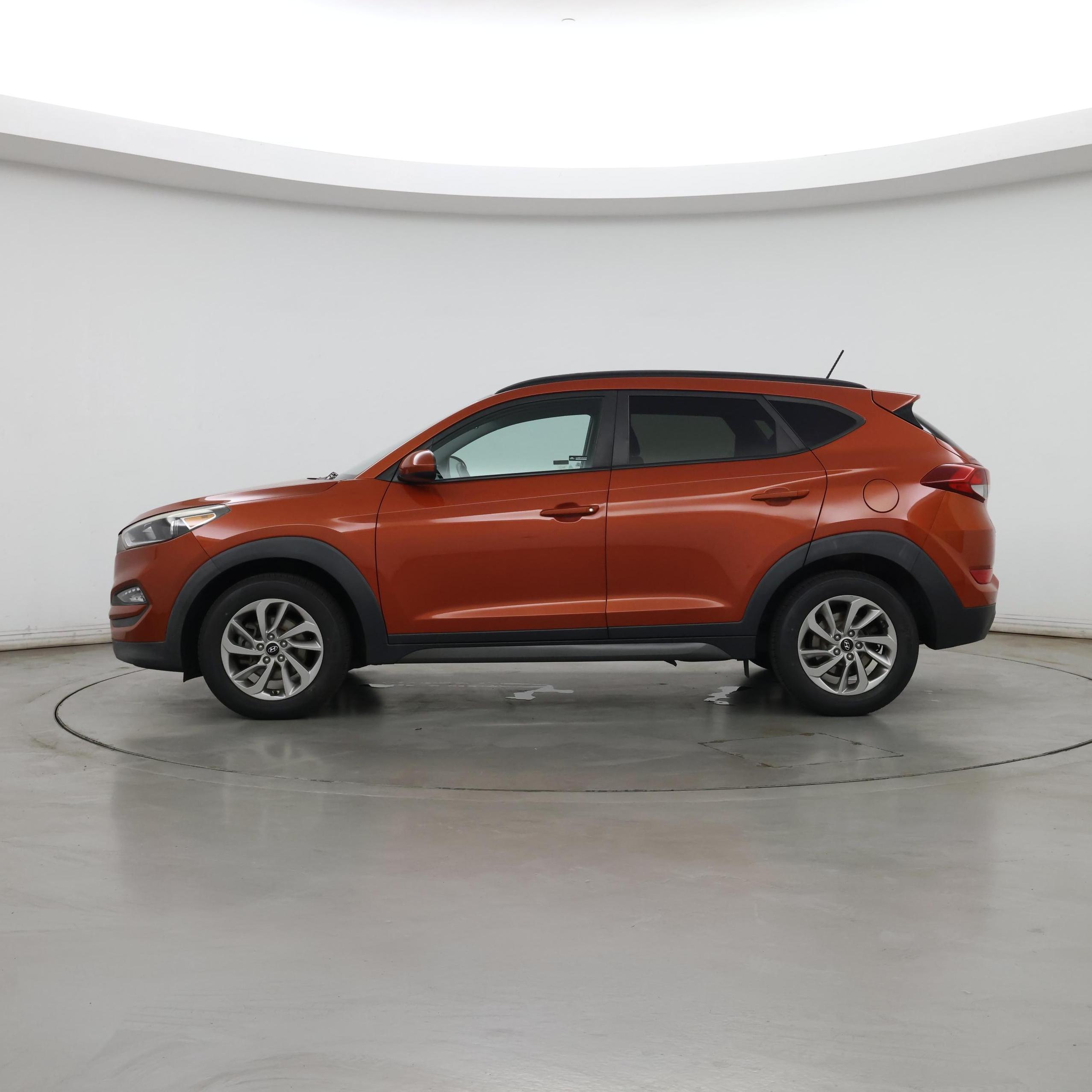 Thumbnail: 2016 Hyundai Tucson - 3