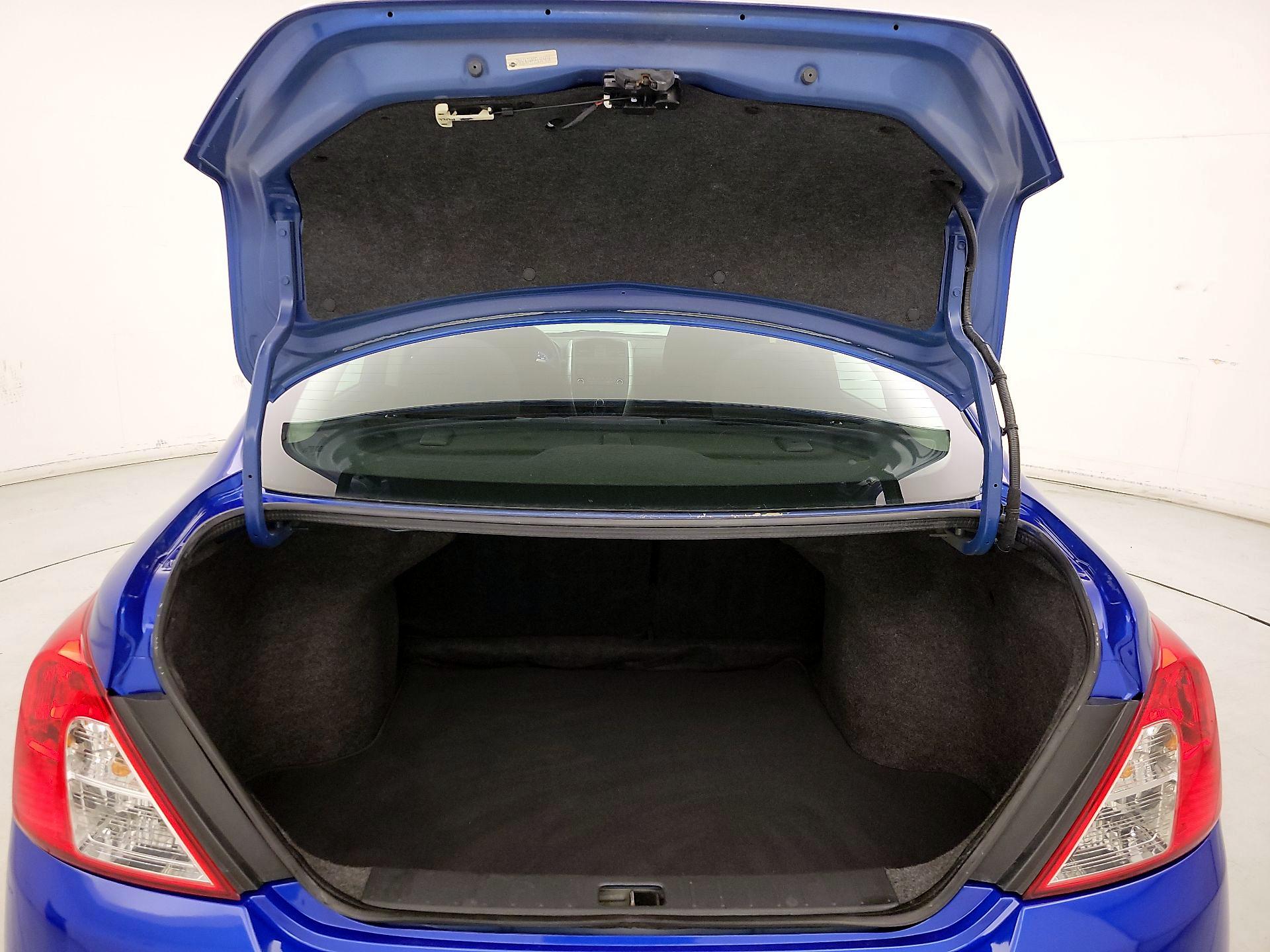 Thumbnail: 2015 Nissan Versa - 19