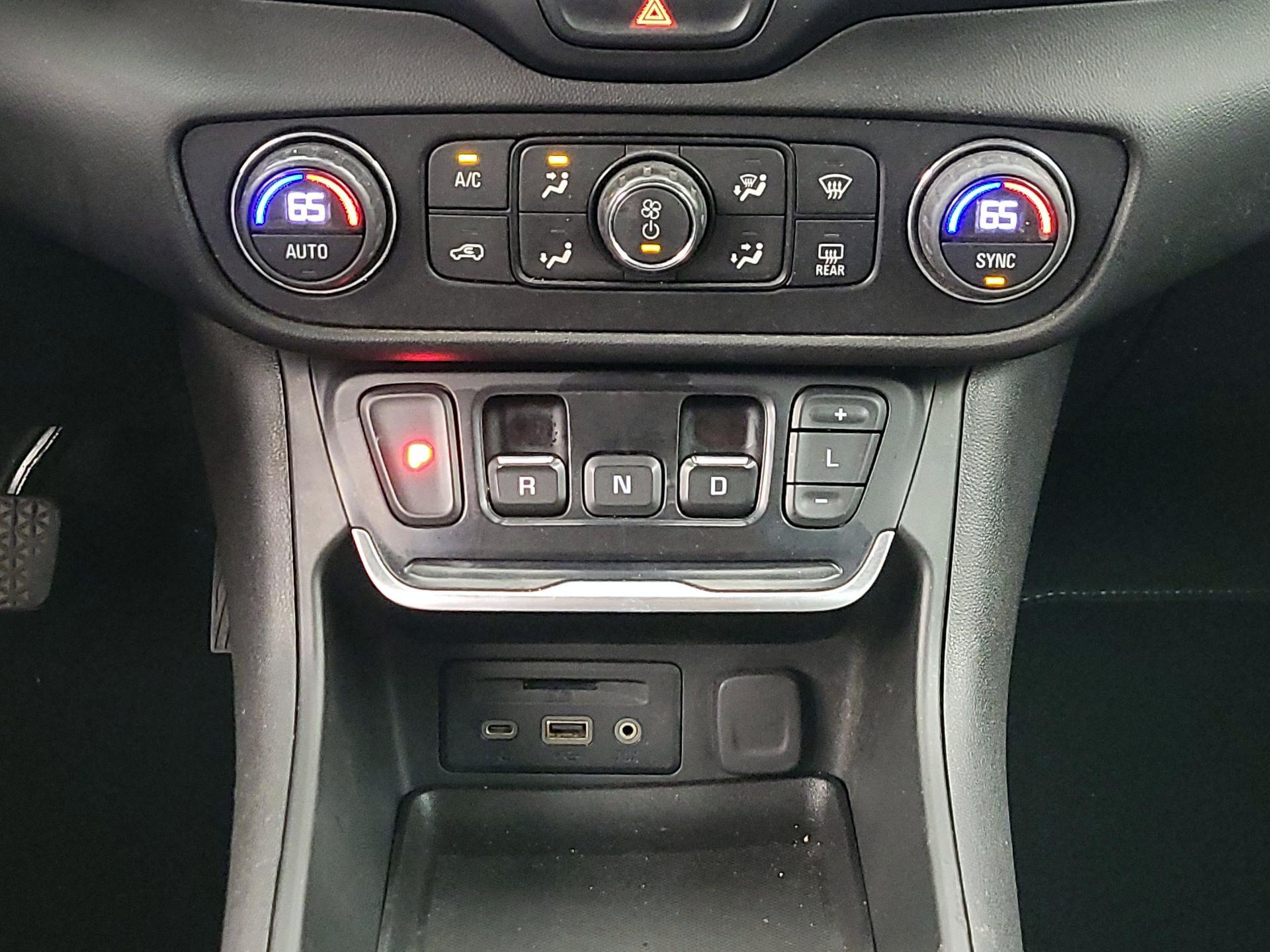 Thumbnail: 2018 GMC Terrain - 17