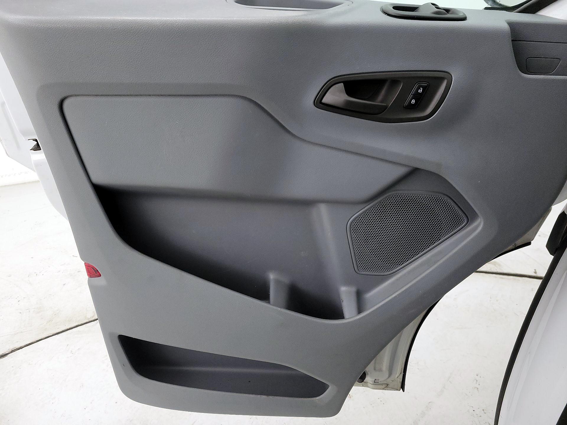 Thumbnail: 2017 Ford Transit Series - 12