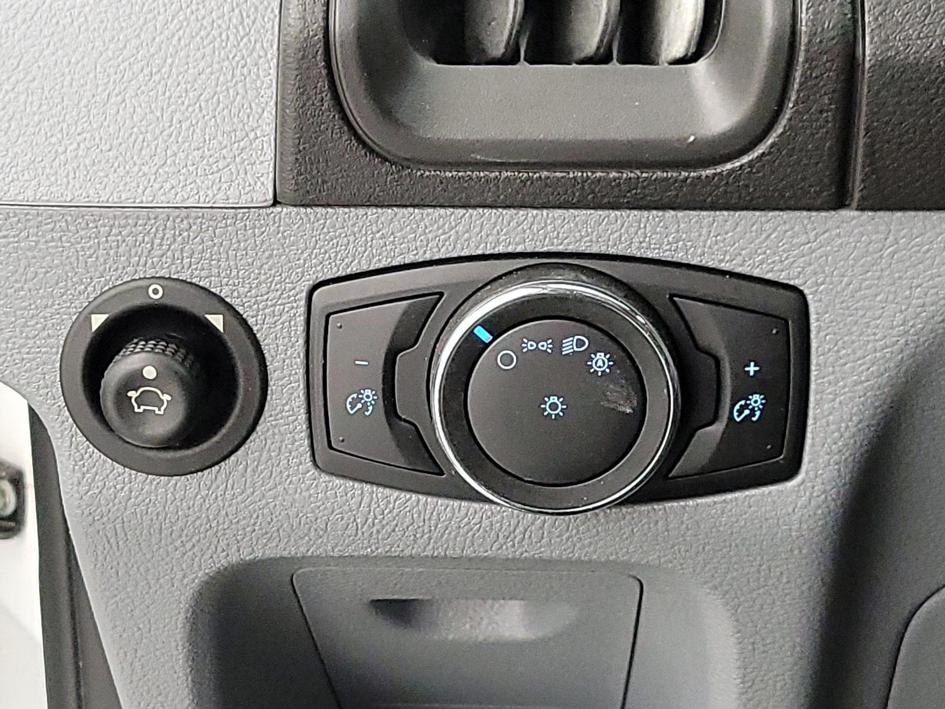 Thumbnail: 2017 Ford Transit Series - 13