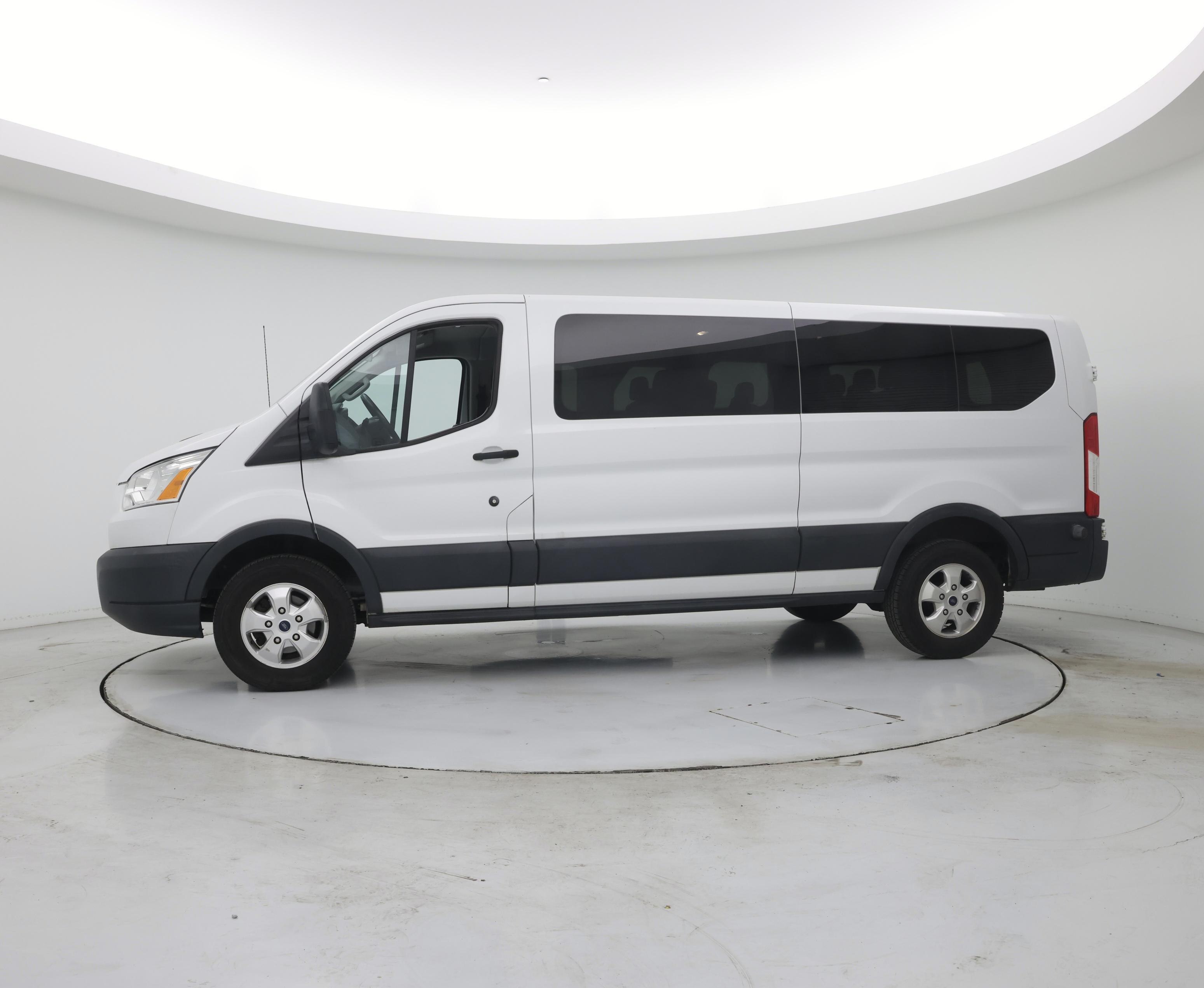 Thumbnail: 2017 Ford Transit Series - 3
