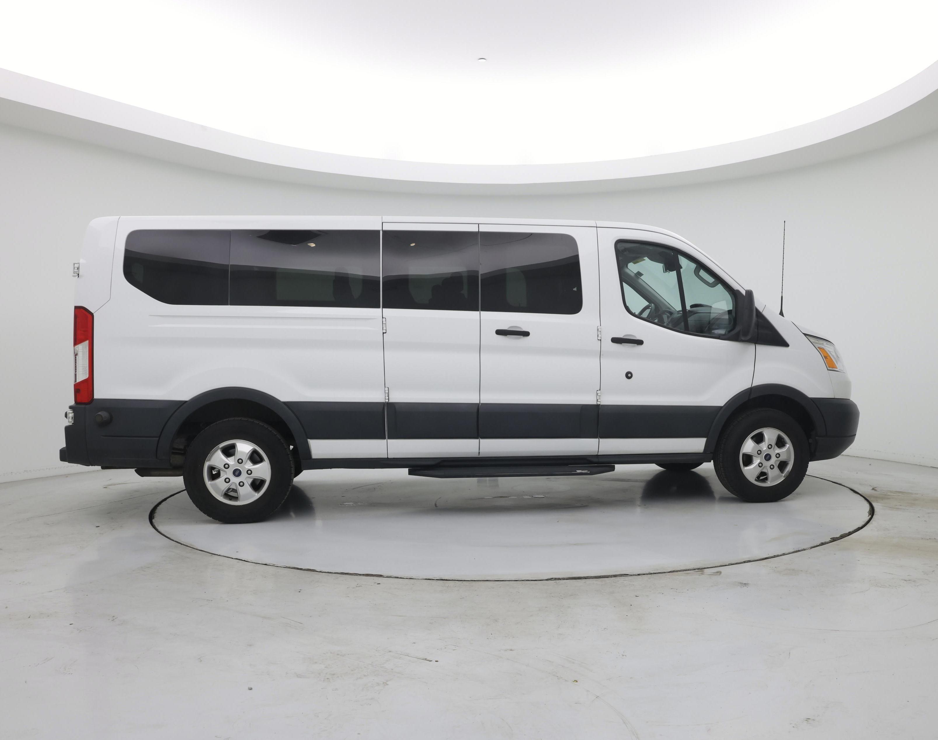 Thumbnail: 2017 Ford Transit Series - 7