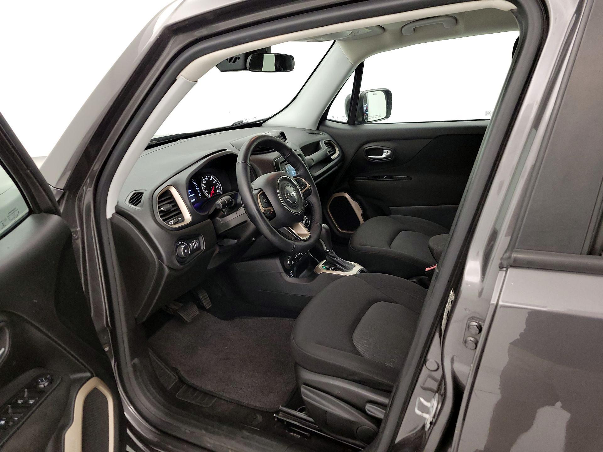 Thumbnail: 2017 Jeep Renegade - 11