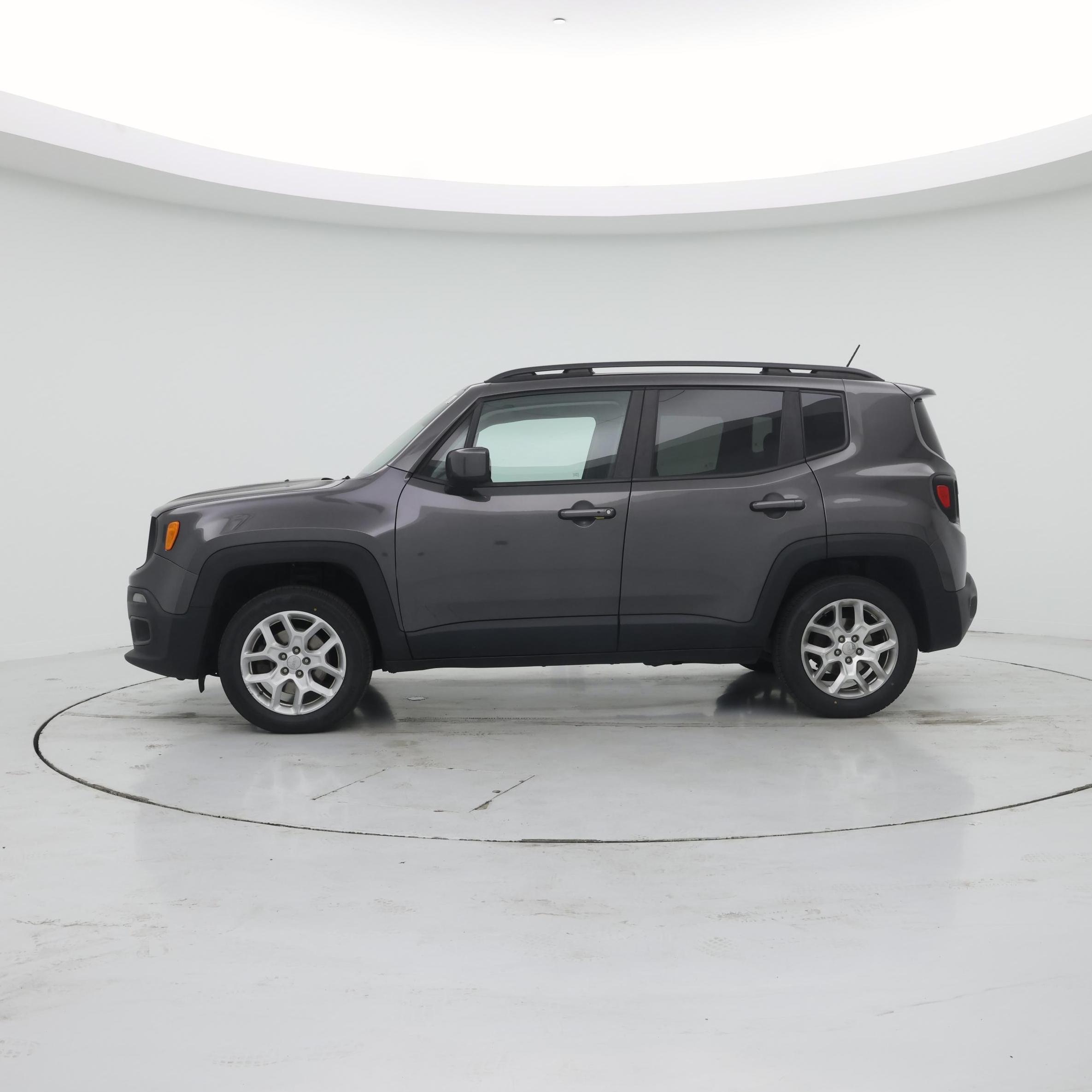 Thumbnail: 2017 Jeep Renegade - 3