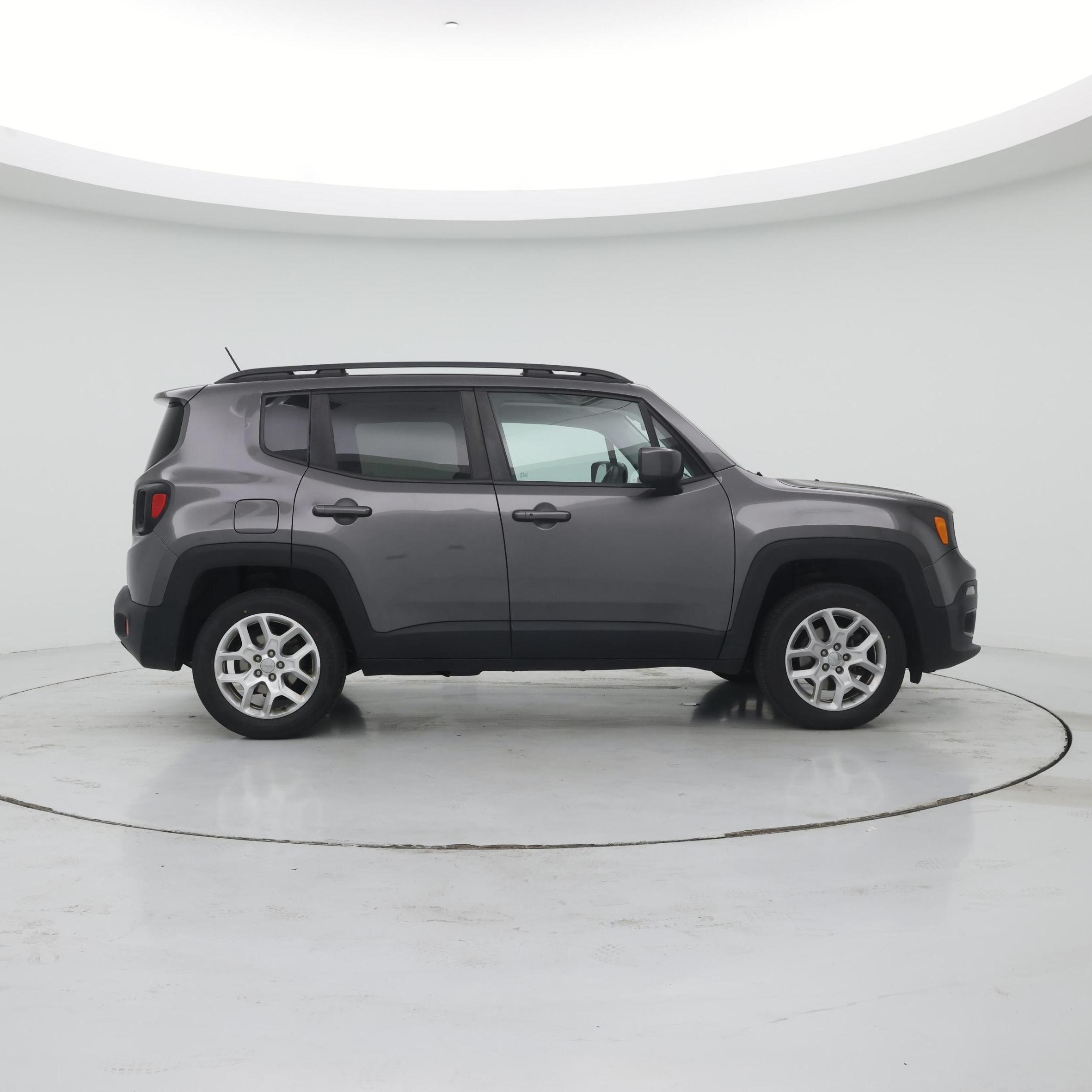 Thumbnail: 2017 Jeep Renegade - 7