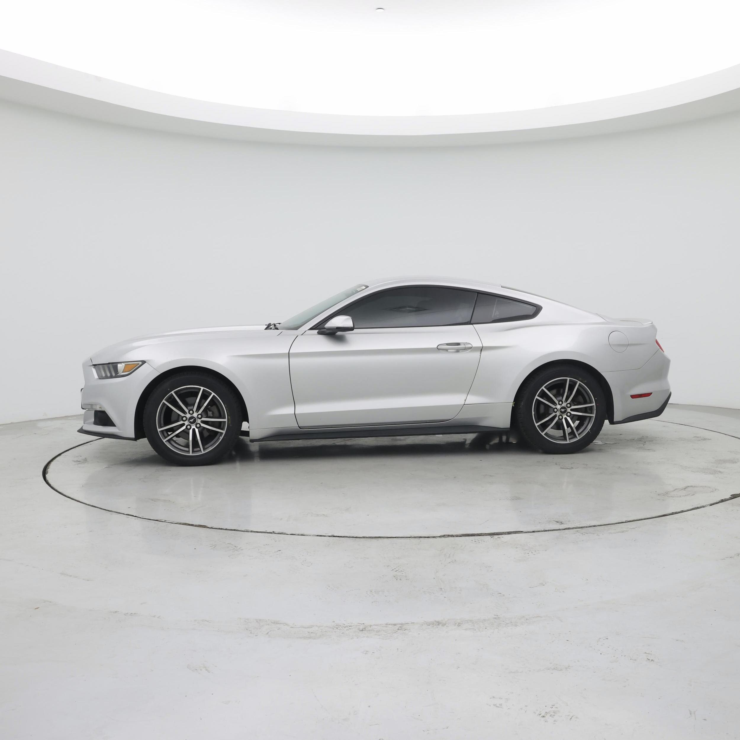 Thumbnail: 2015 Ford Mustang - 3