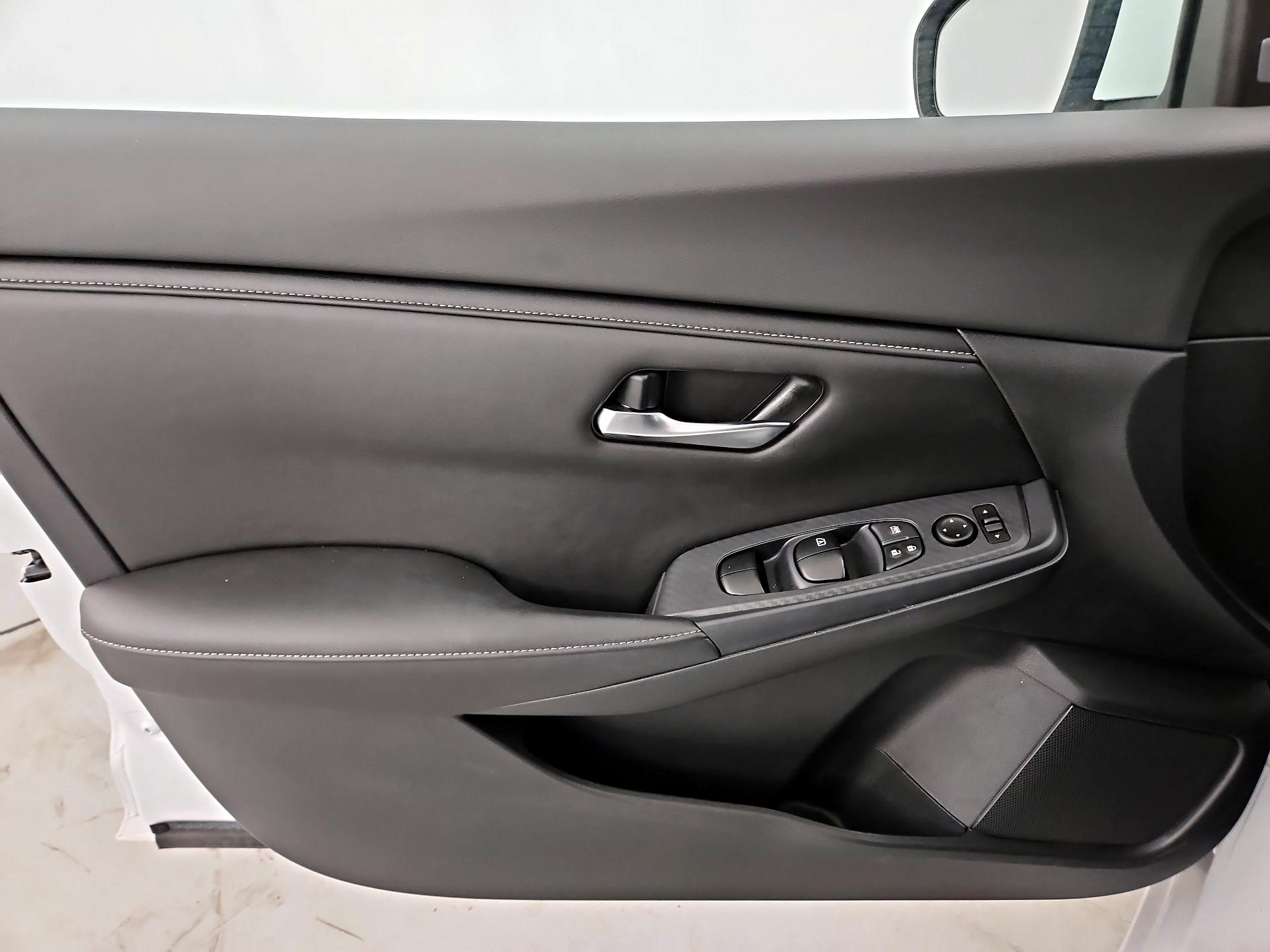 Thumbnail: 2020 Nissan Sentra - 12