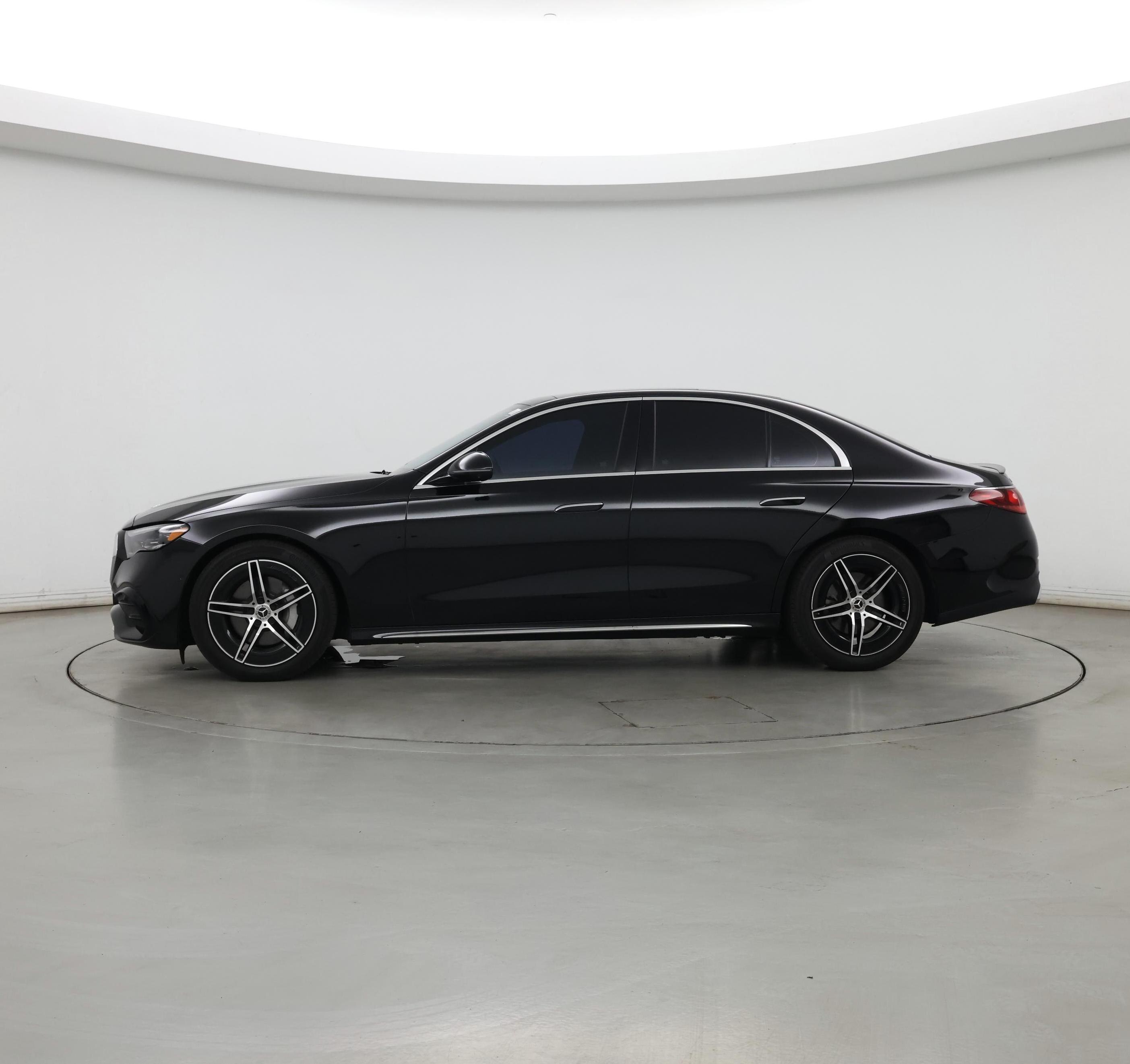 Thumbnail: 2024 Mercedes-Benz E-Class - 3