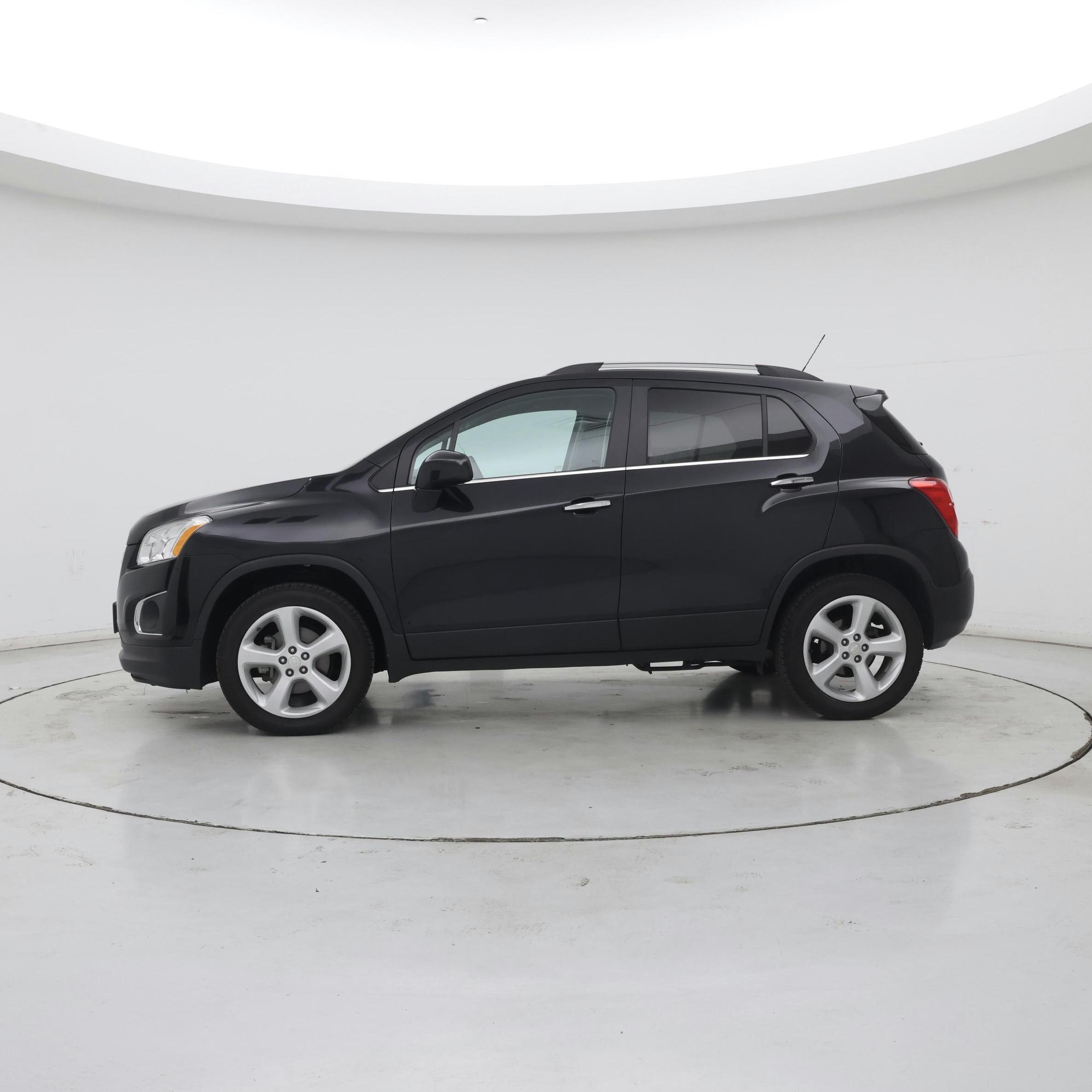 Thumbnail: 2015 Chevrolet Trax - 3