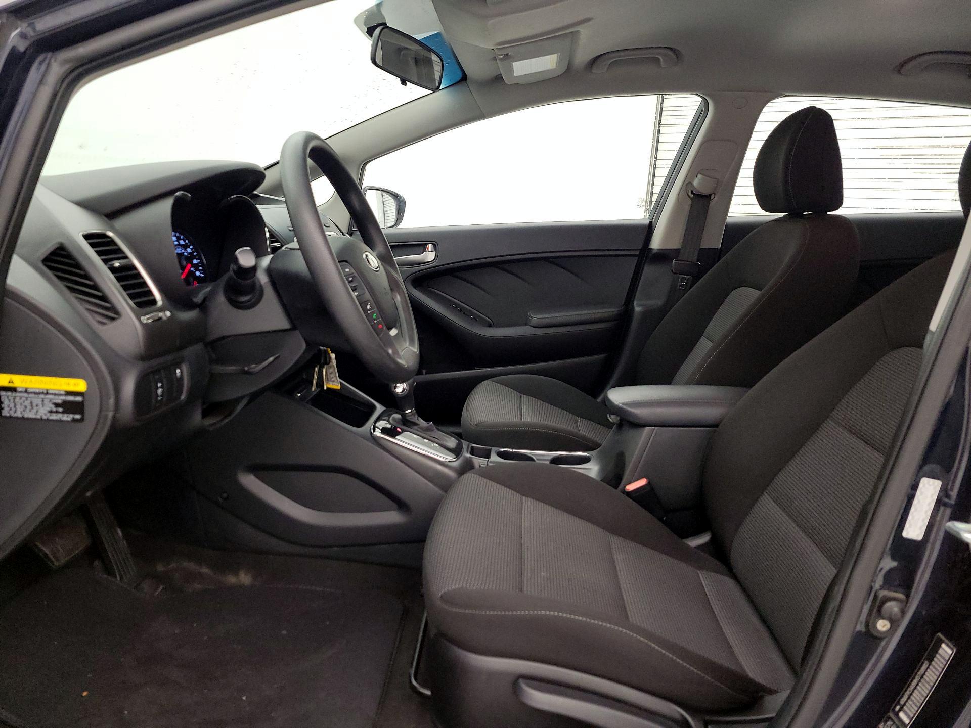 Thumbnail: 2017 Kia Forte - 11
