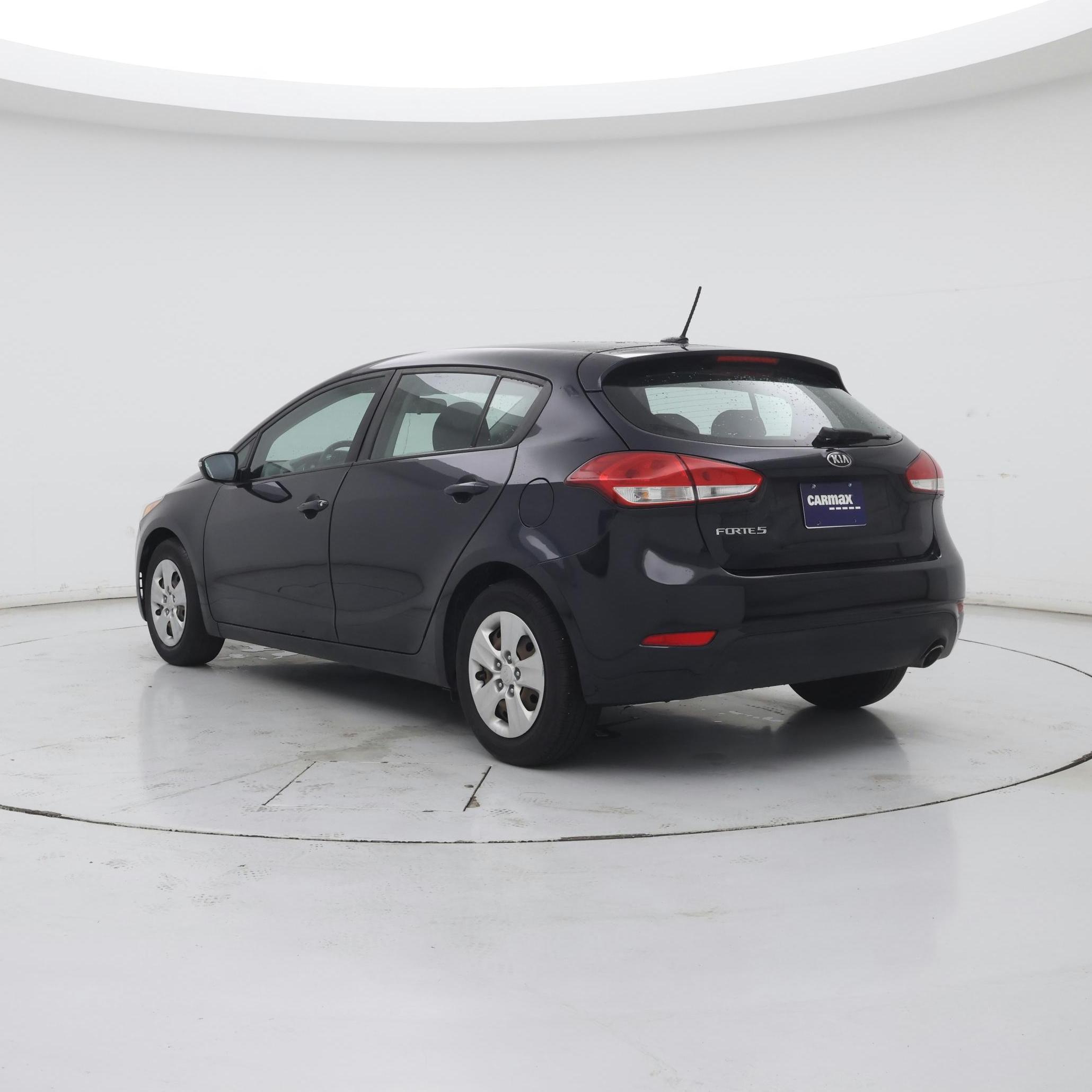 Thumbnail: 2017 Kia Forte - 2