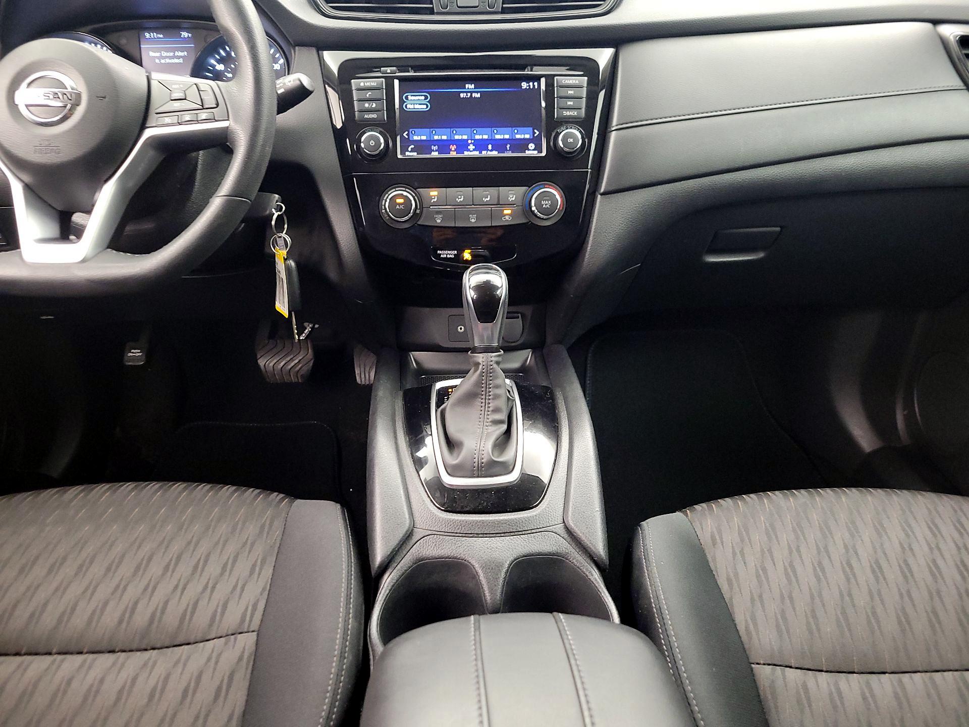 Thumbnail: 2020 Nissan Rogue - 17
