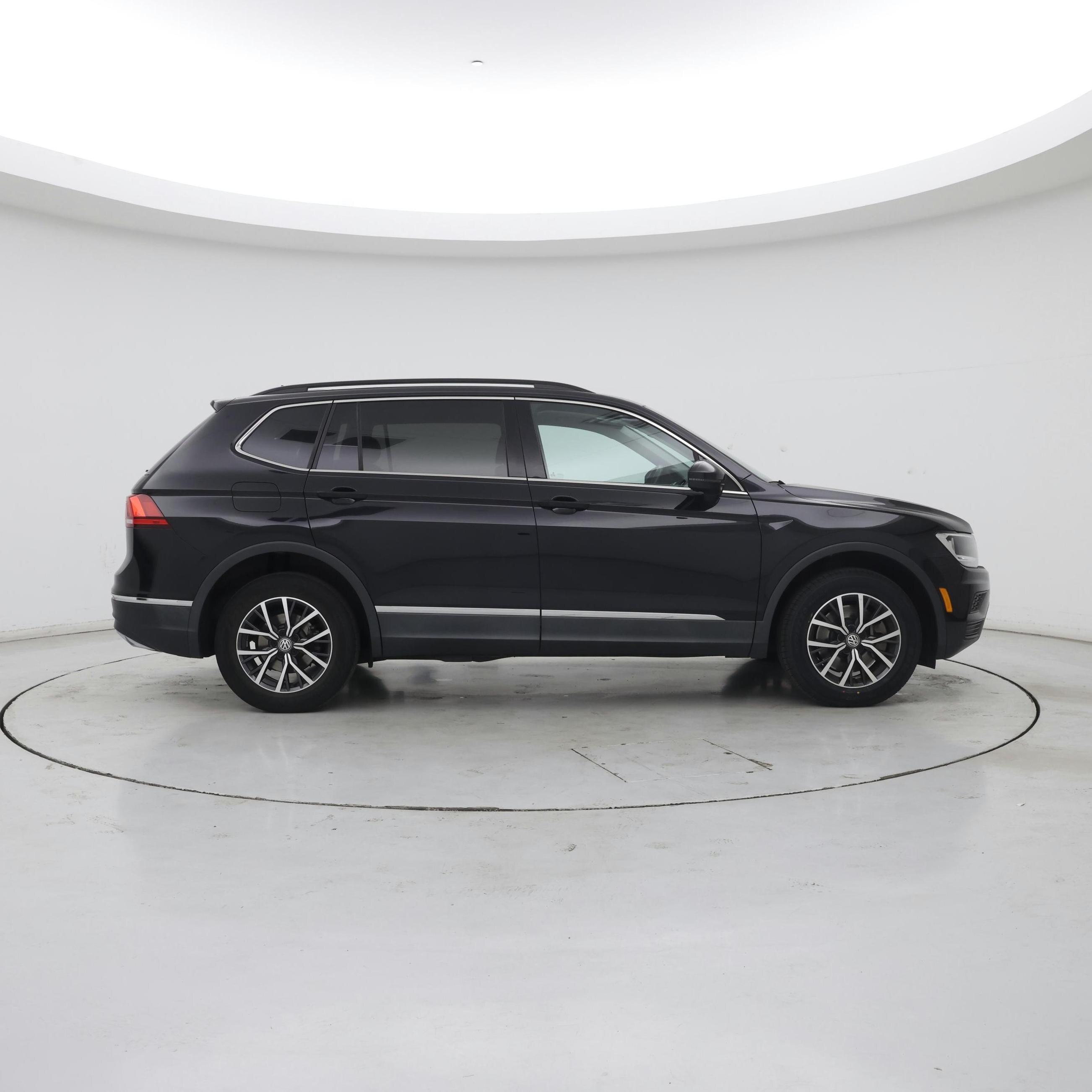 Thumbnail: 2020 Volkswagen Tiguan - 7