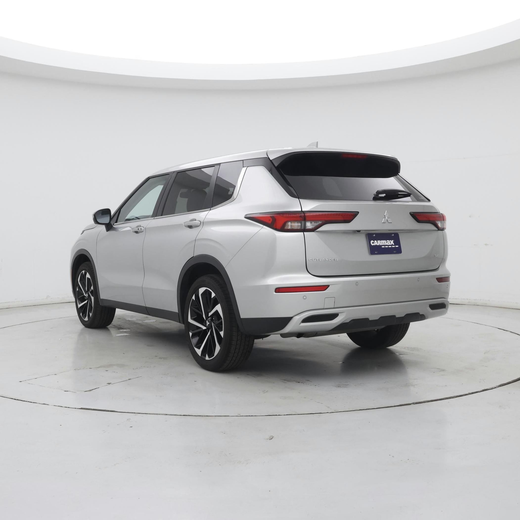 Thumbnail: 2024 Mitsubishi Outlander - 2
