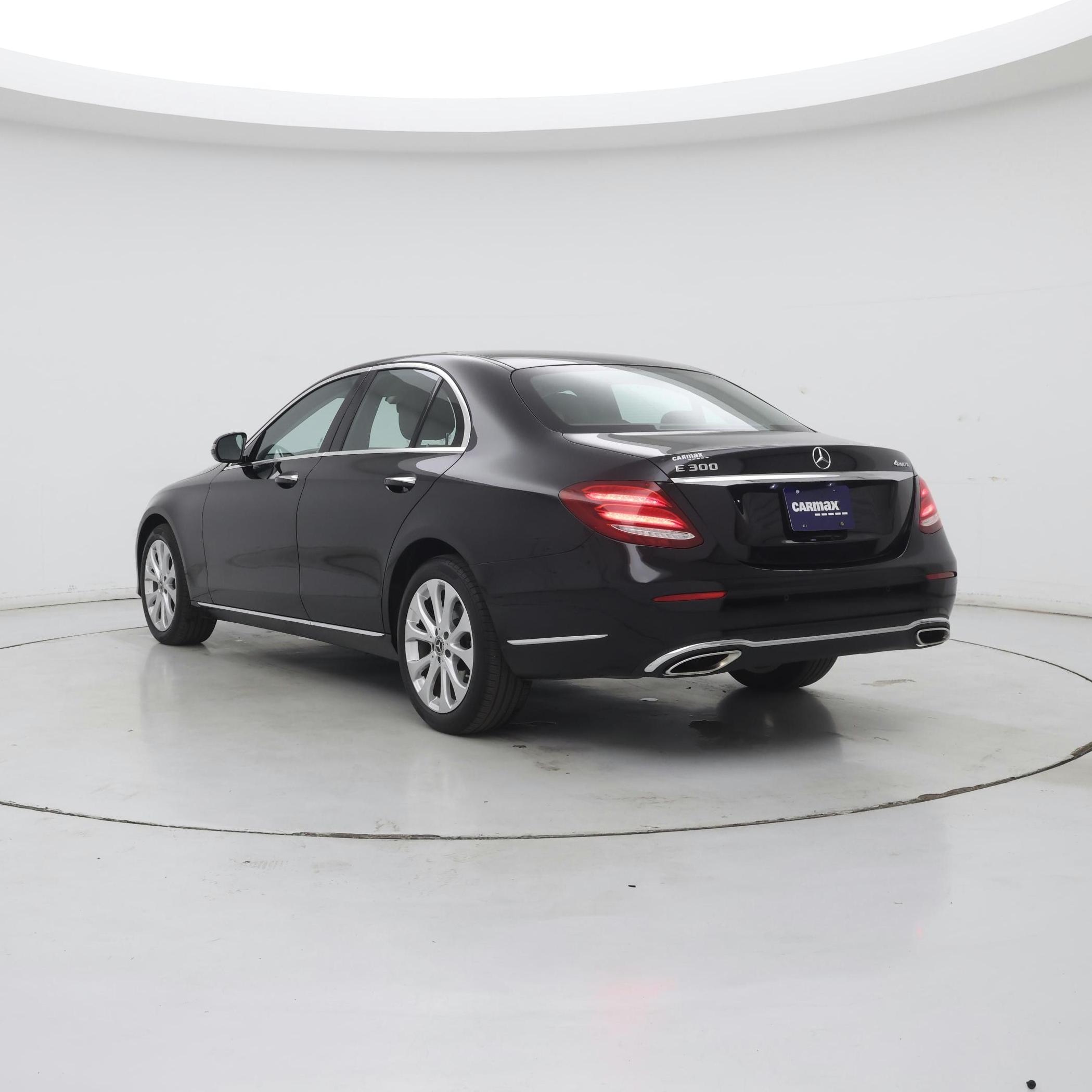 Thumbnail: 2018 Mercedes-Benz E-Class - 2