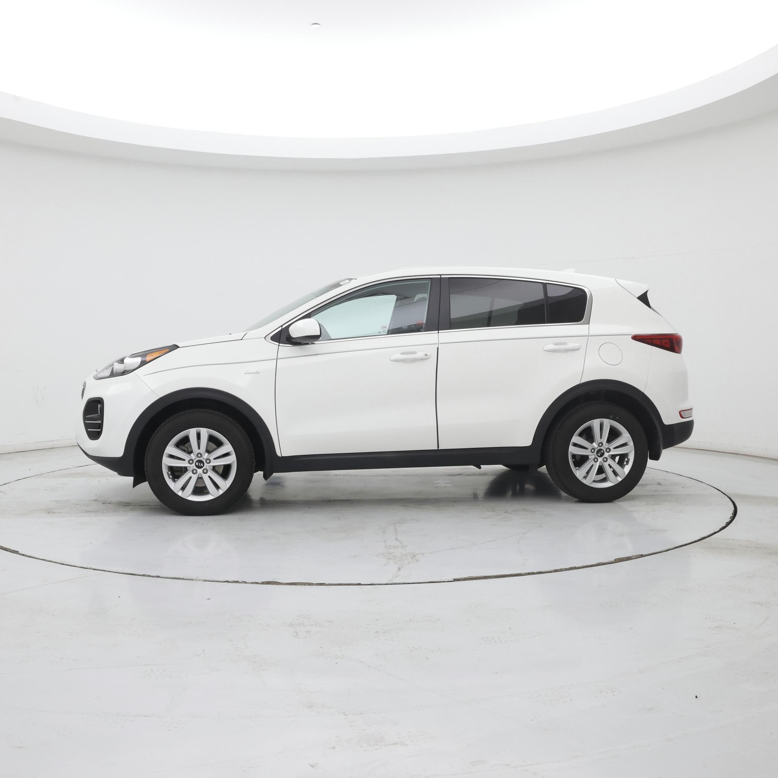 Thumbnail: 2019 Kia Sportage - 3