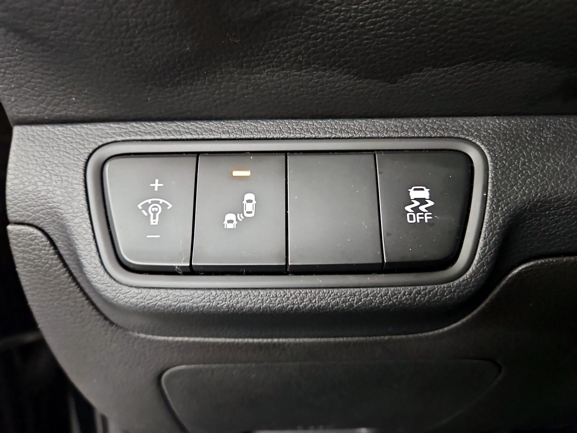 Thumbnail: 2023 Kia Forte - 13