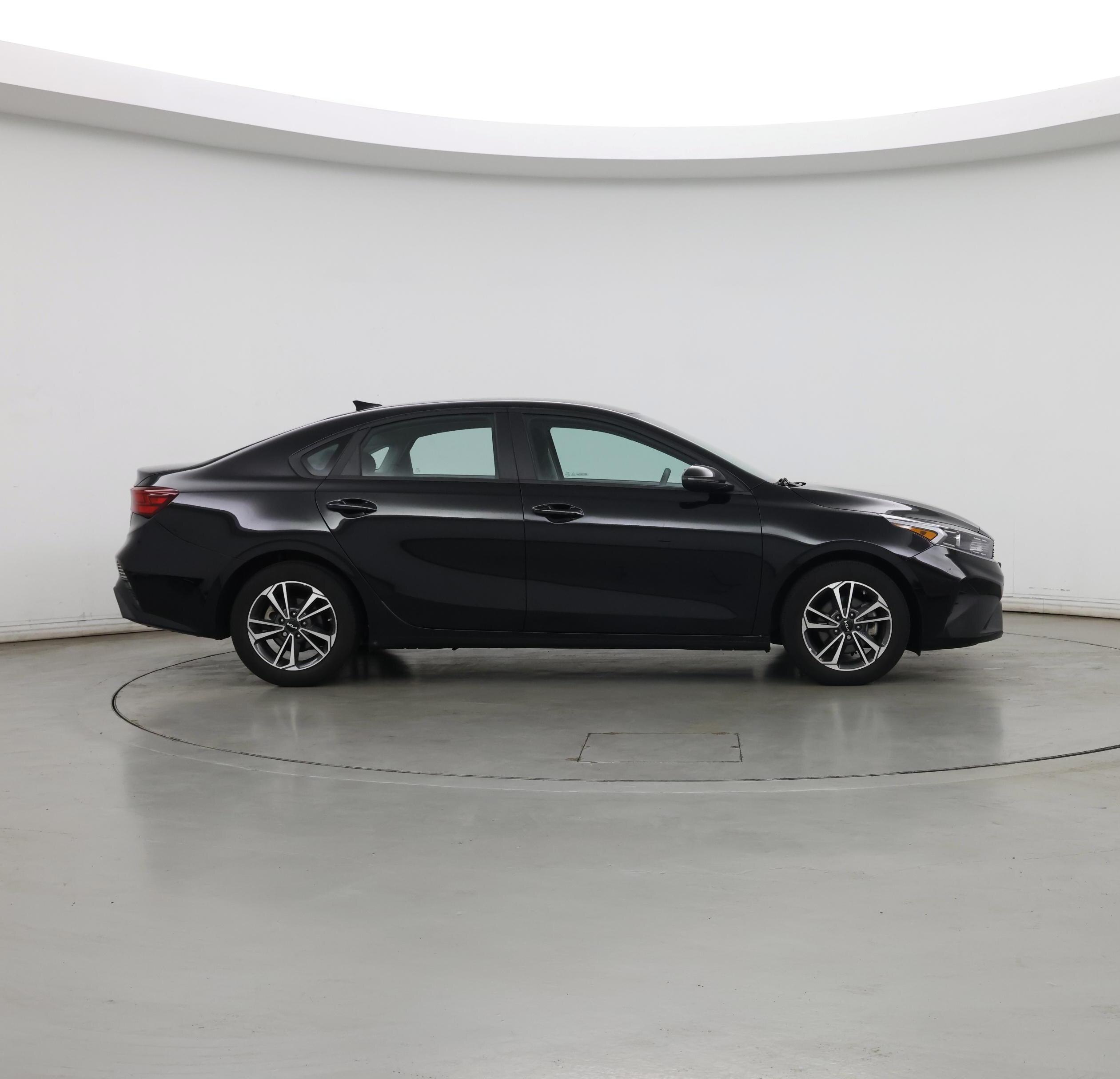 Thumbnail: 2023 Kia Forte - 7