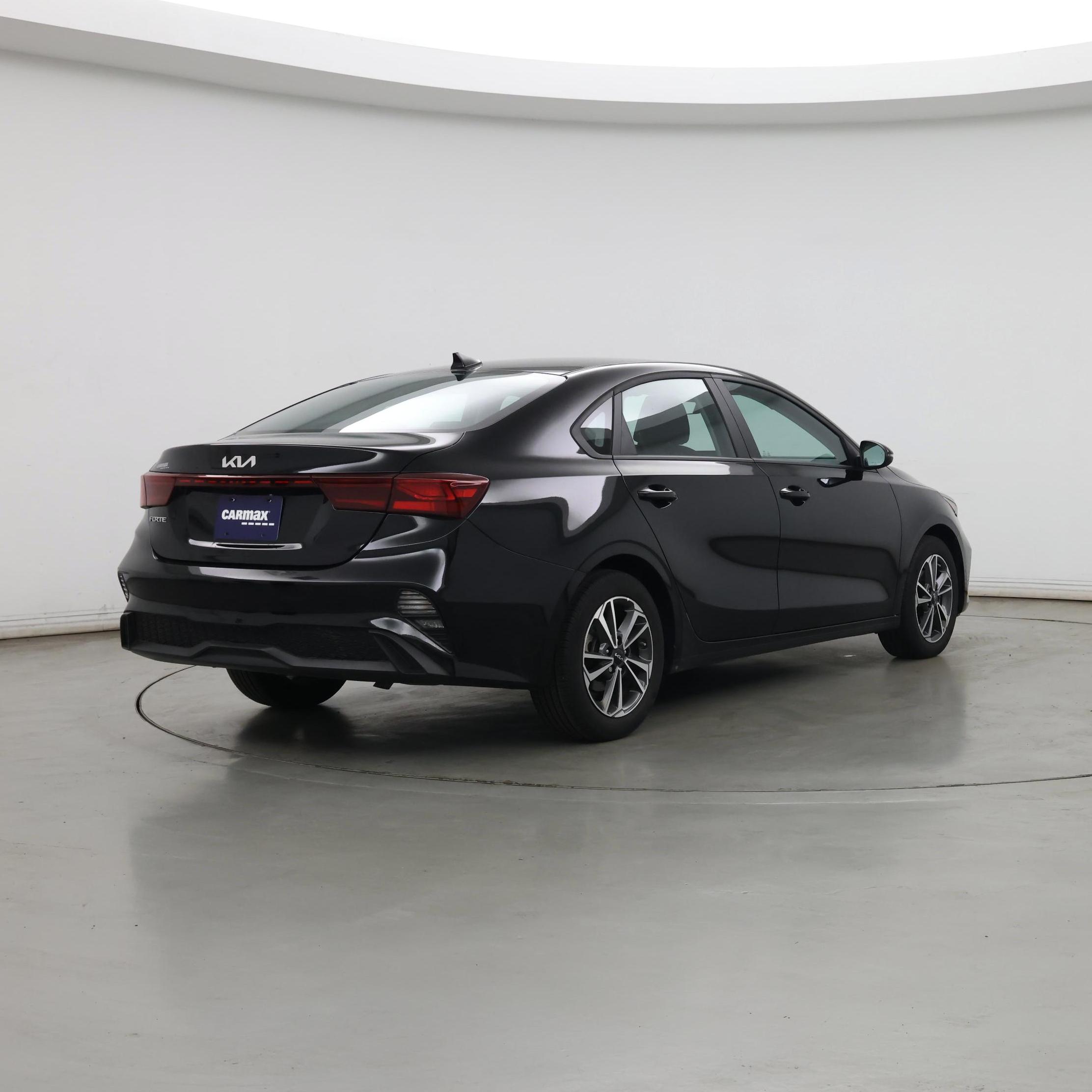 Thumbnail: 2023 Kia Forte - 8