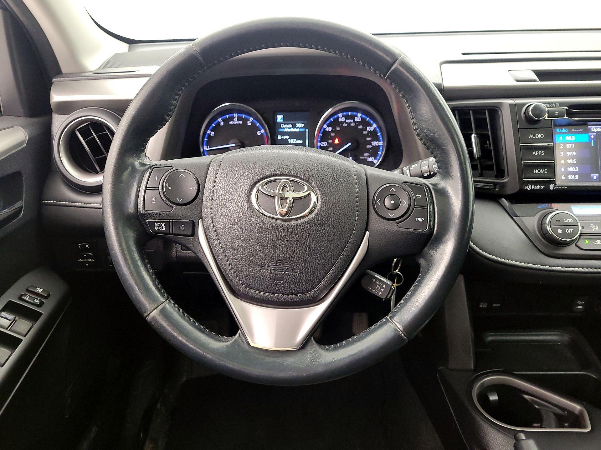 Thumbnail: 2016 Toyota RAV4 - 10