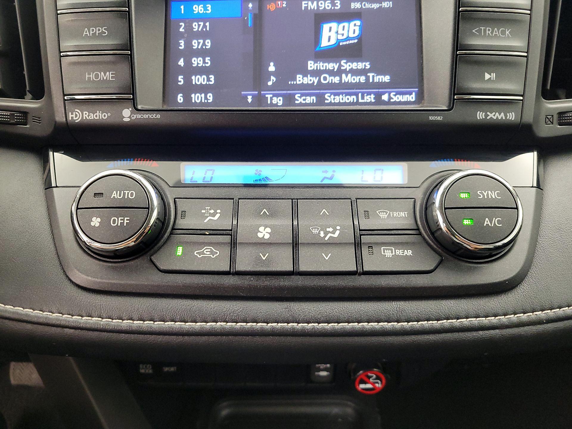 Thumbnail: 2016 Toyota RAV4 - 16
