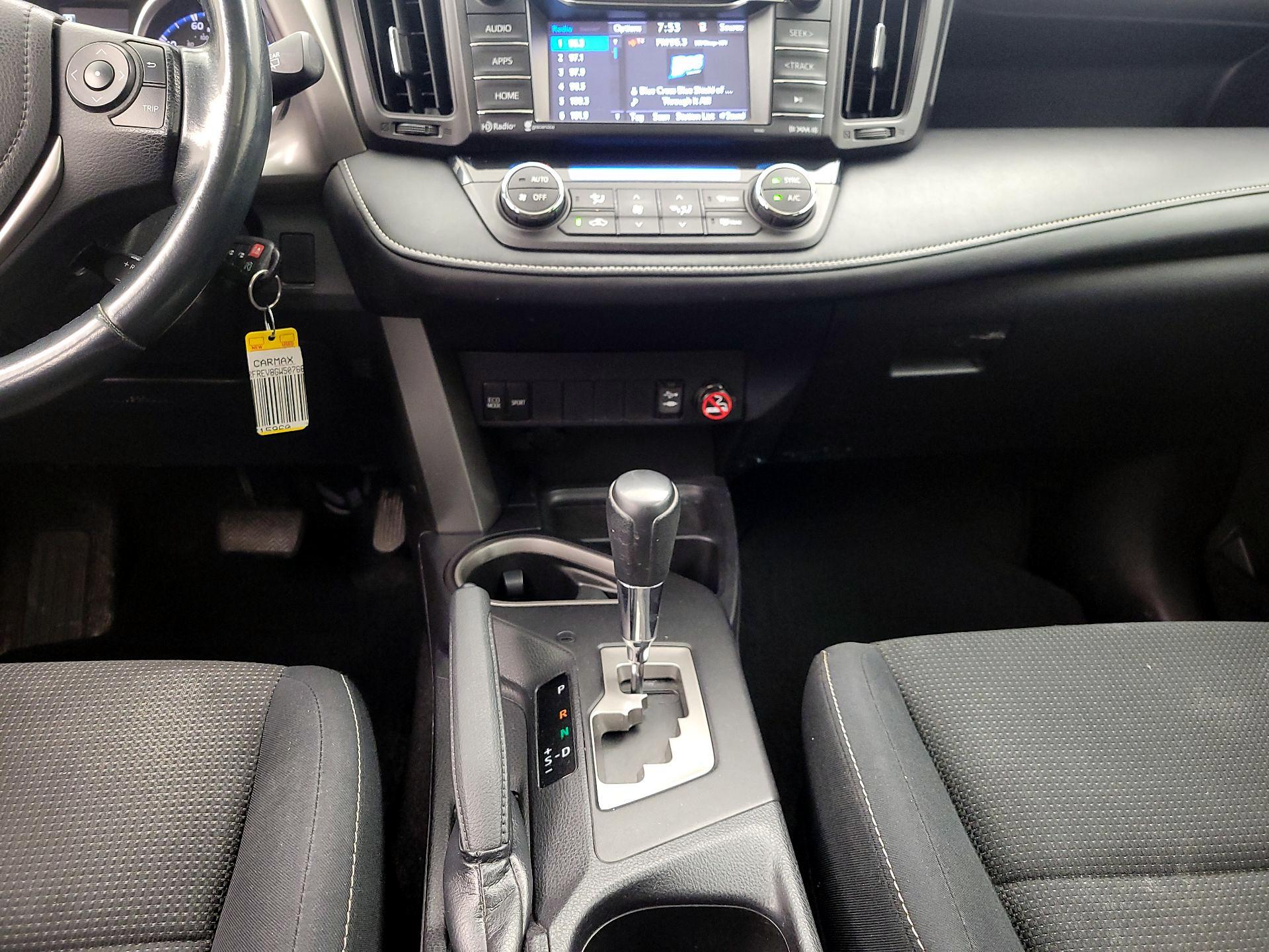 Thumbnail: 2016 Toyota RAV4 - 17