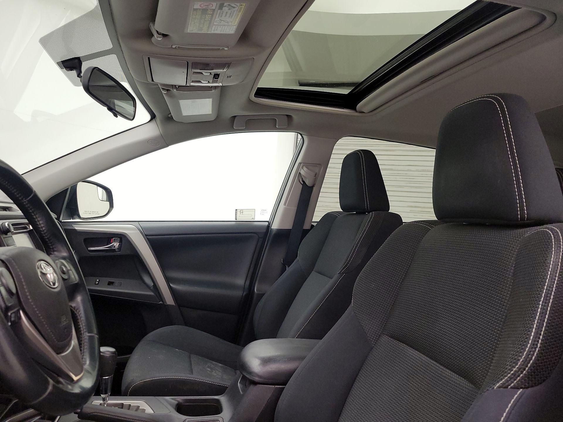 Thumbnail: 2016 Toyota RAV4 - 19