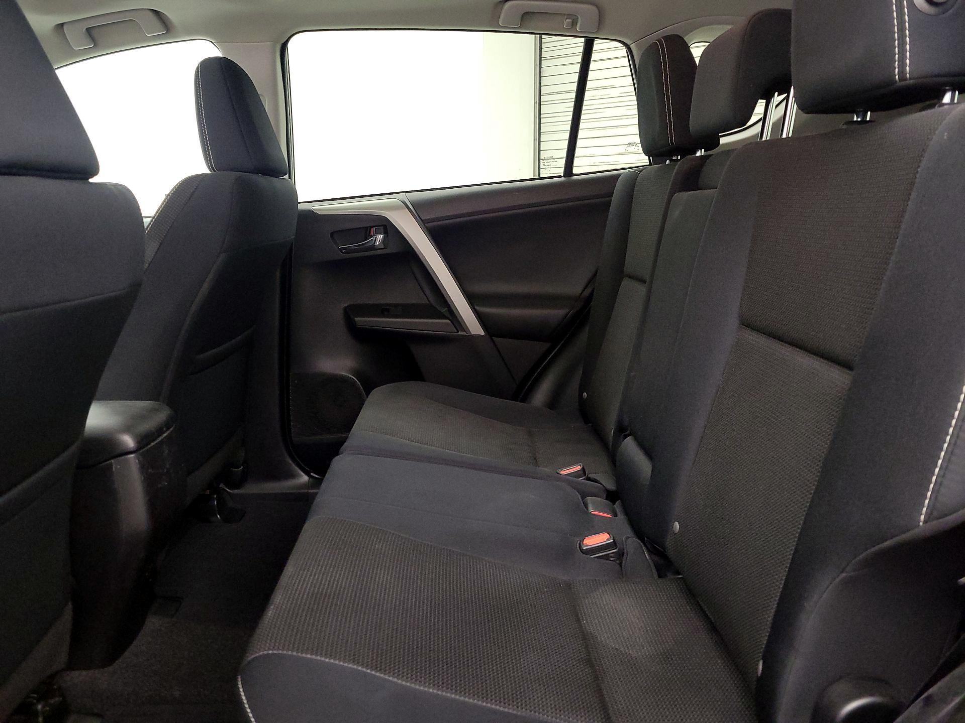 Thumbnail: 2016 Toyota RAV4 - 20