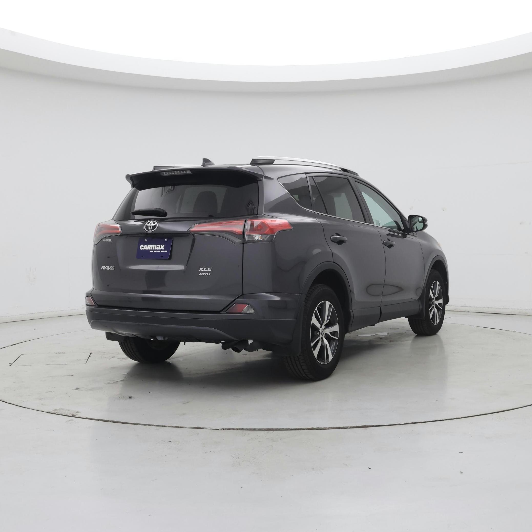 Thumbnail: 2016 Toyota RAV4 - 8
