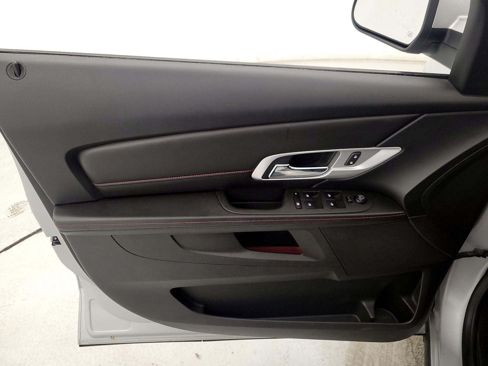 Thumbnail: 2015 GMC Terrain - 12