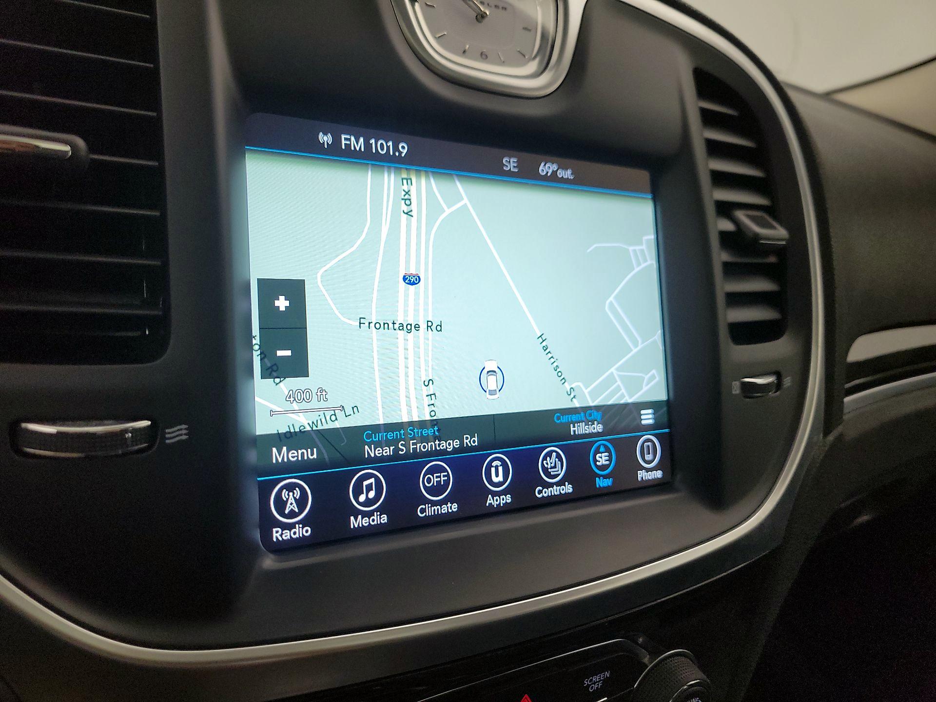 Thumbnail: 2017 Chrysler 300 - 14