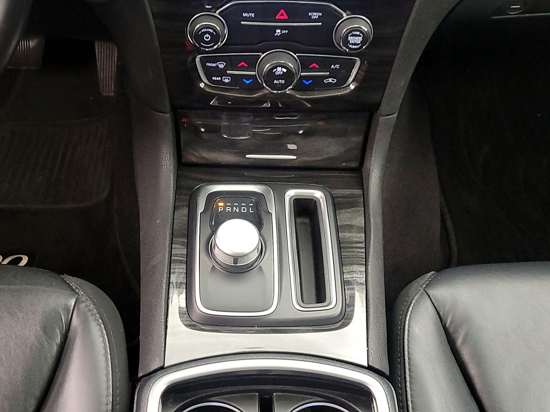 Thumbnail: 2017 Chrysler 300 - 18