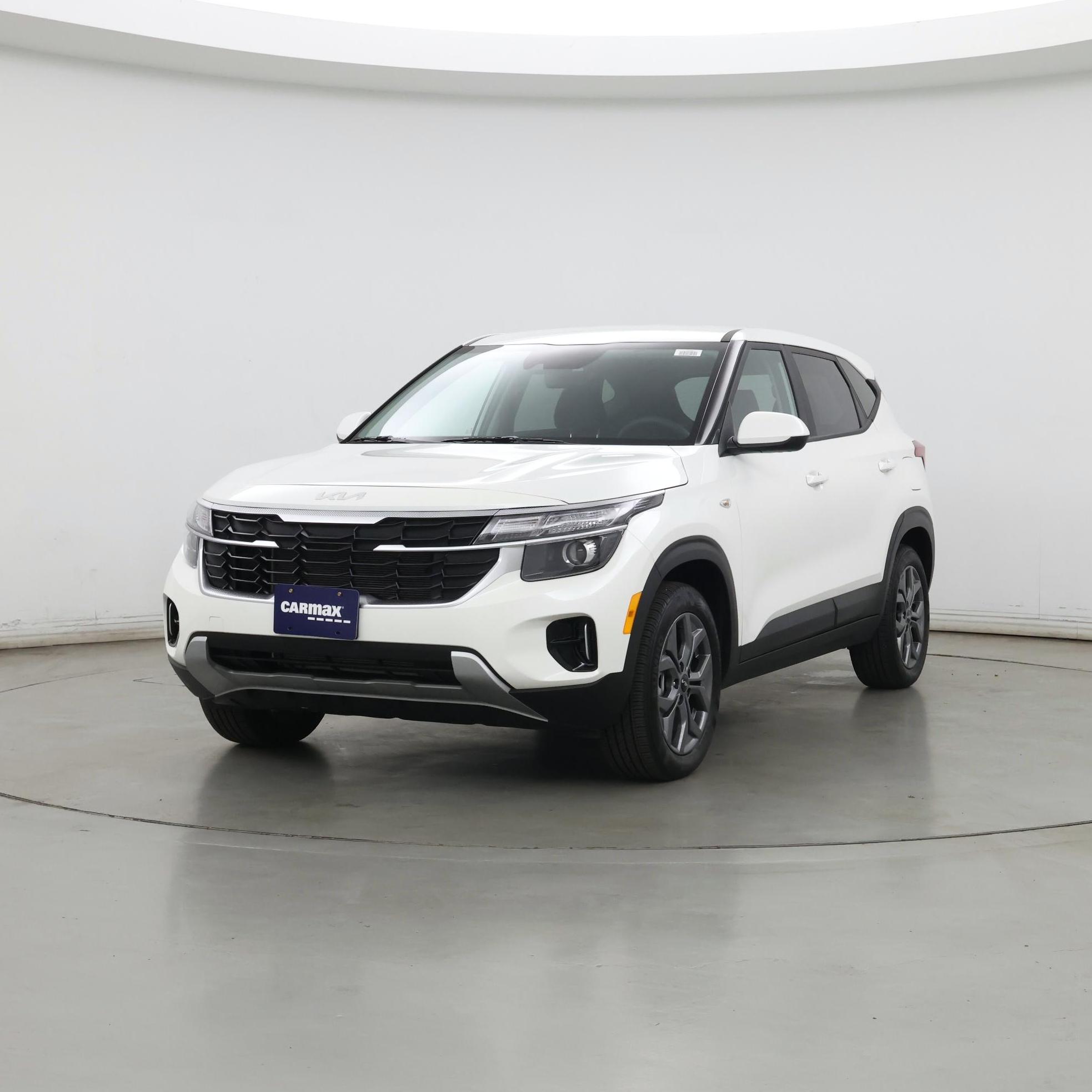 Thumbnail: 2024 Kia Seltos - 4